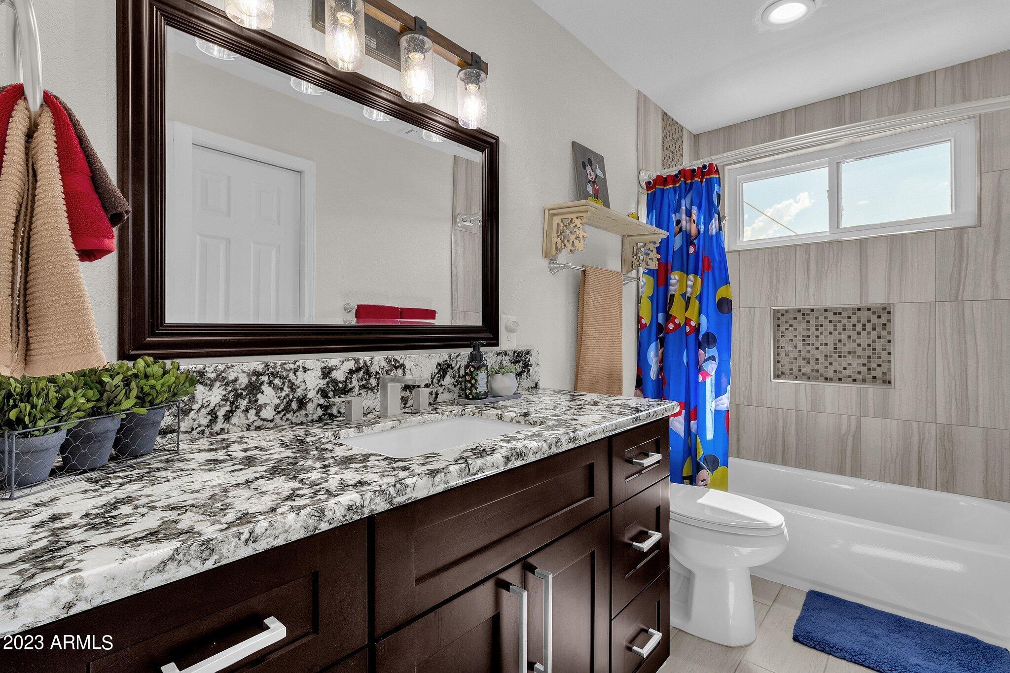 2678 W MONTGOMERY Drive