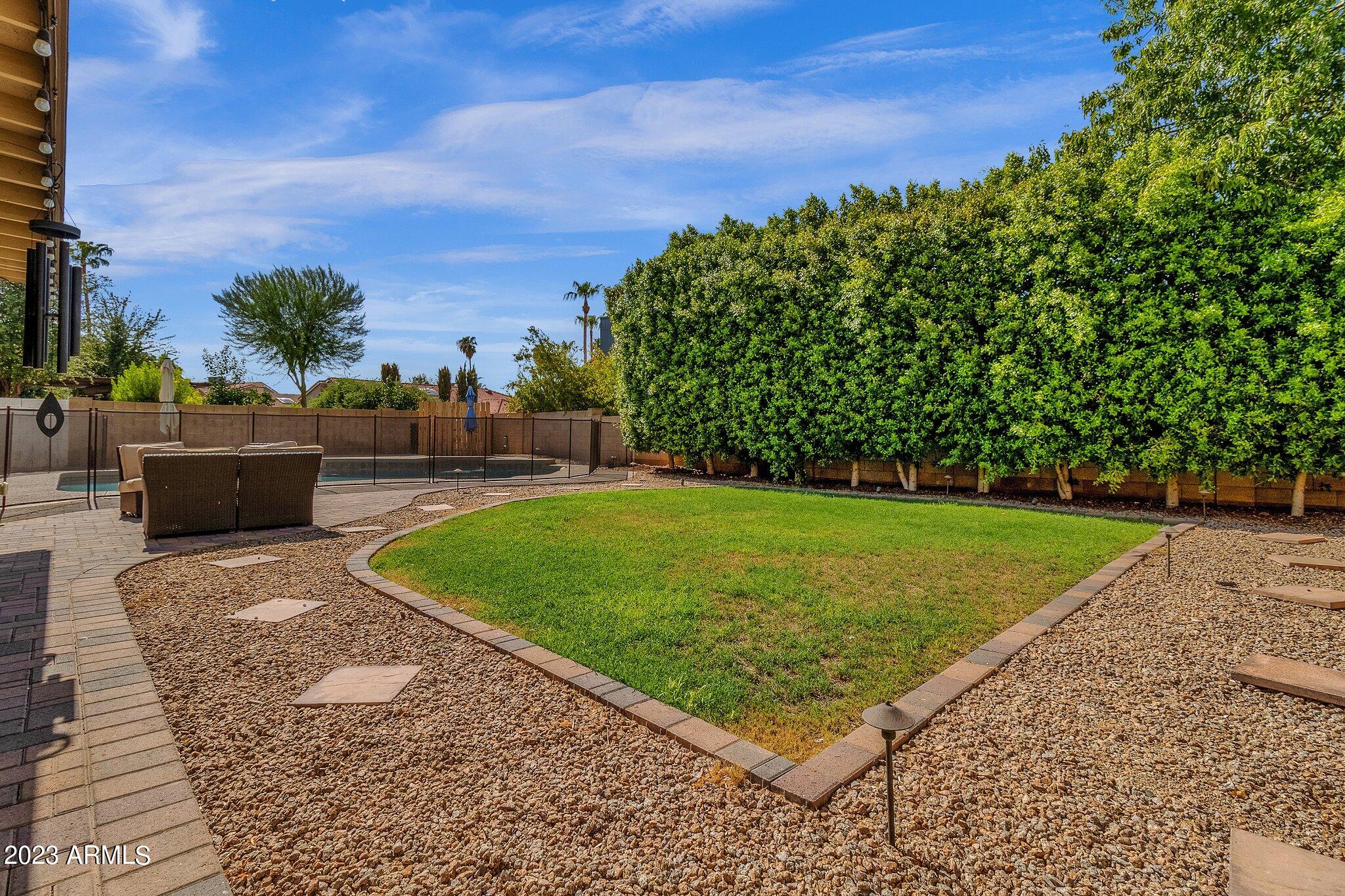 2678 W MONTGOMERY Drive