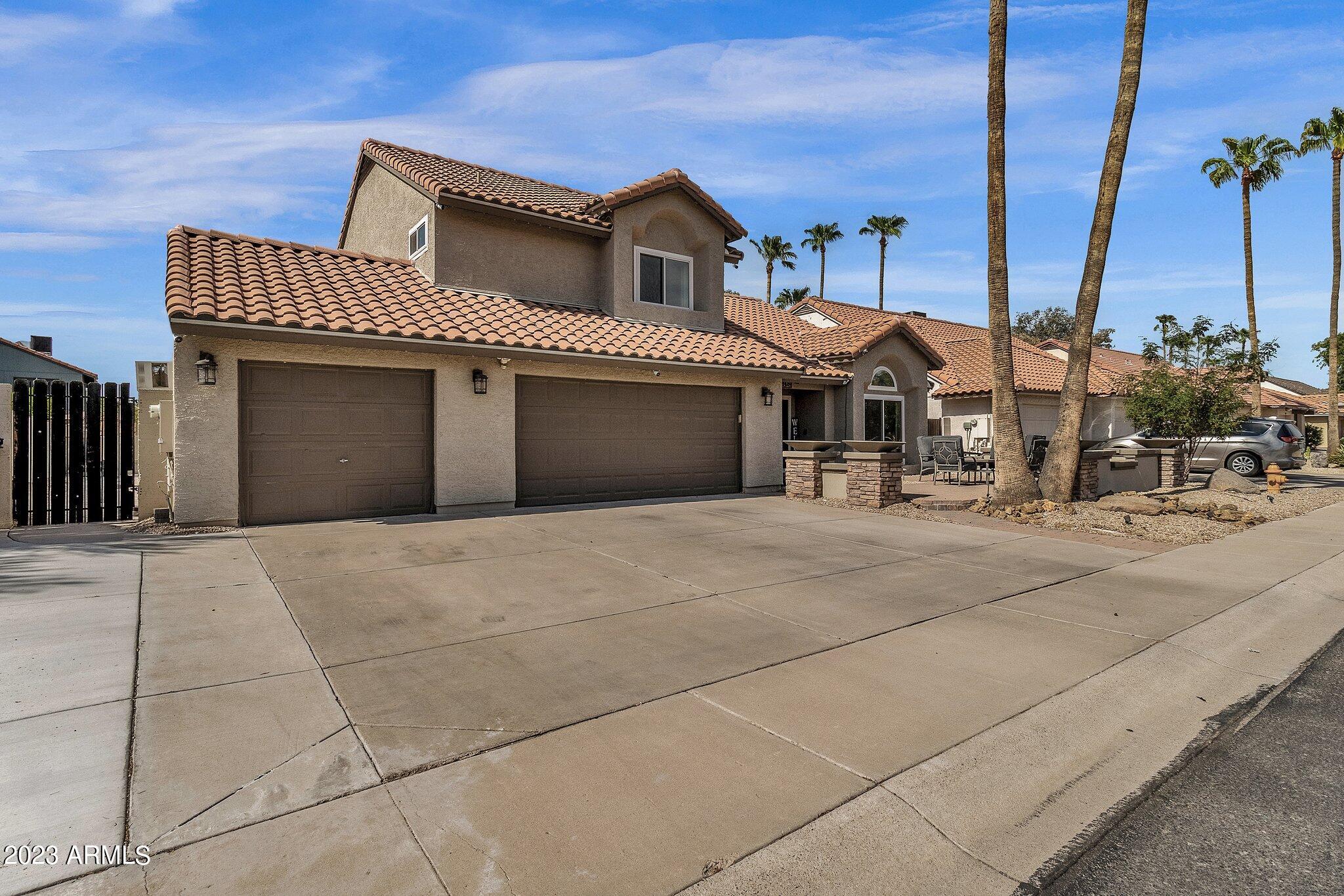 2678 W MONTGOMERY Drive