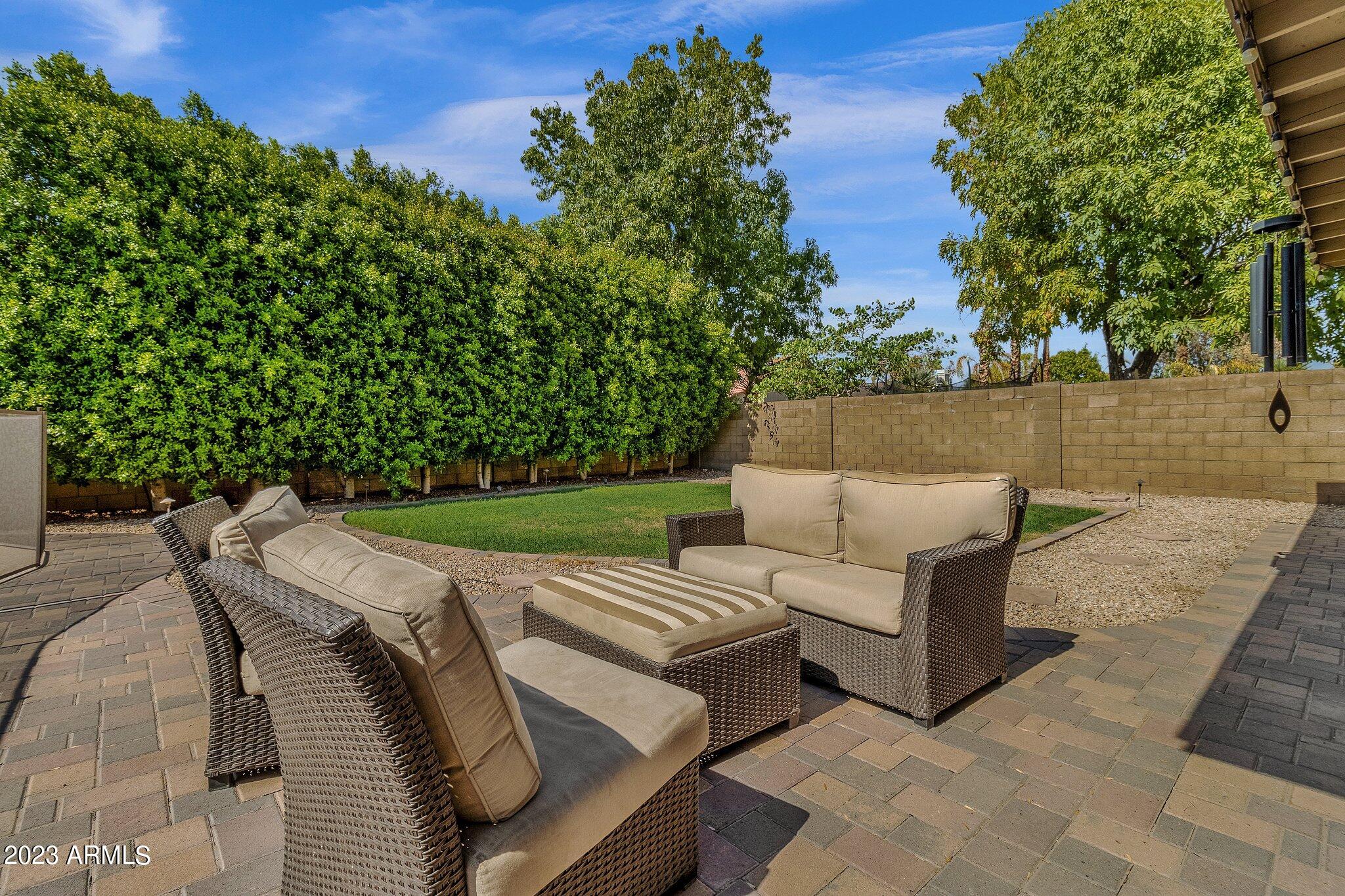 2678 W MONTGOMERY Drive