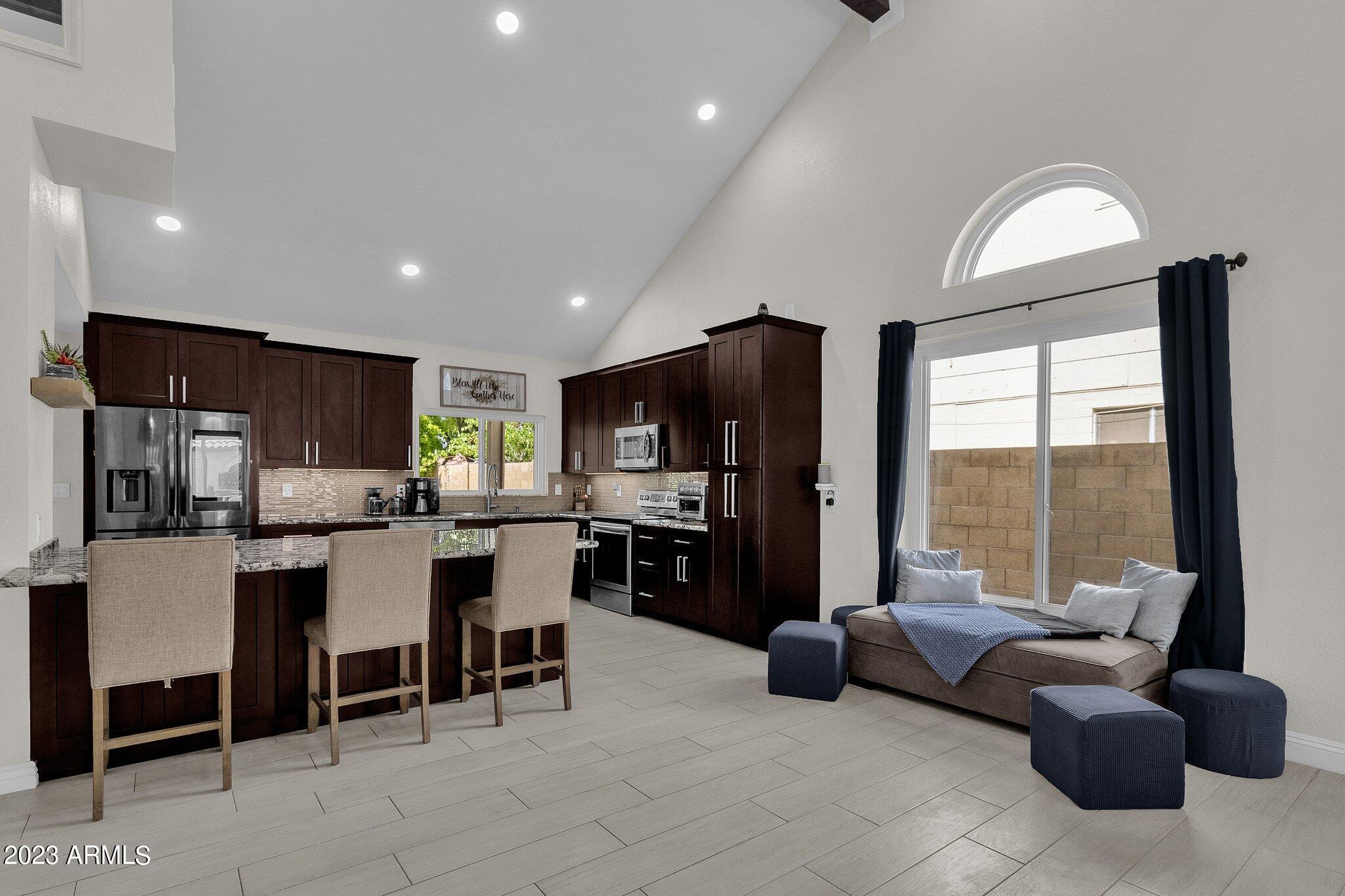 2678 W MONTGOMERY Drive