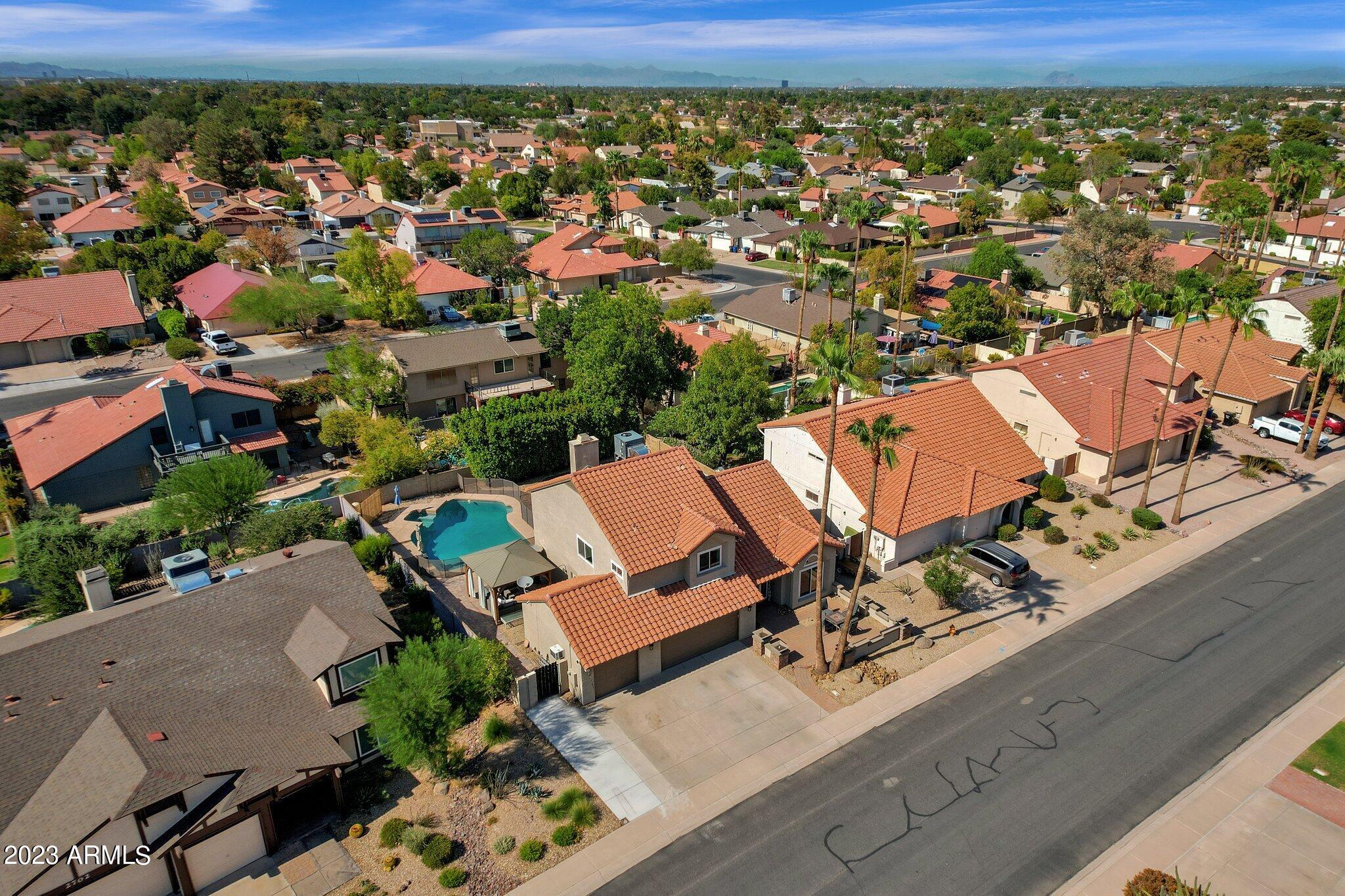 2678 W MONTGOMERY Drive