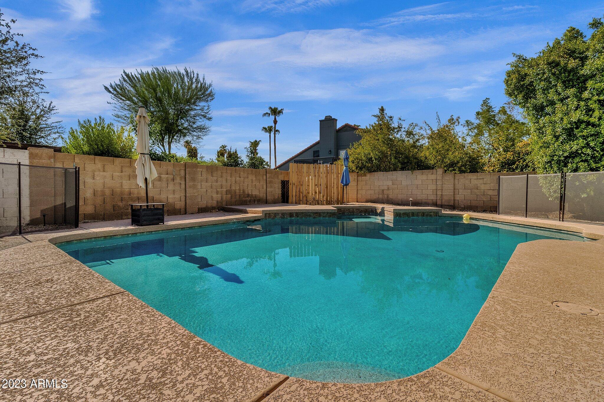 2678 W MONTGOMERY Drive