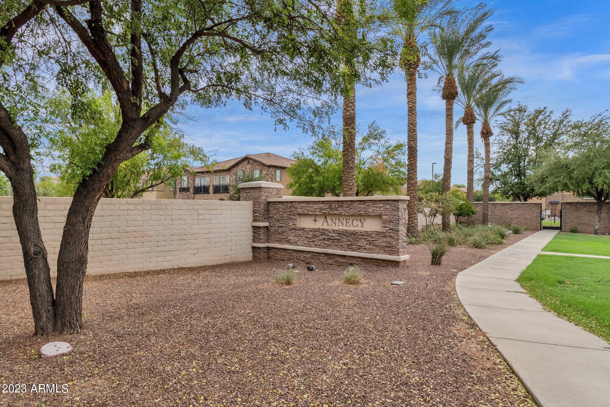 2660 S EQUESTRIAN Drive # 103