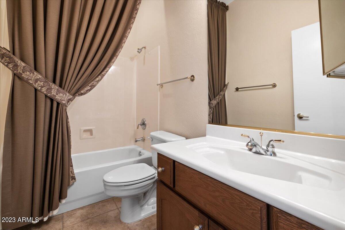 11007 N MESA VISTA Court