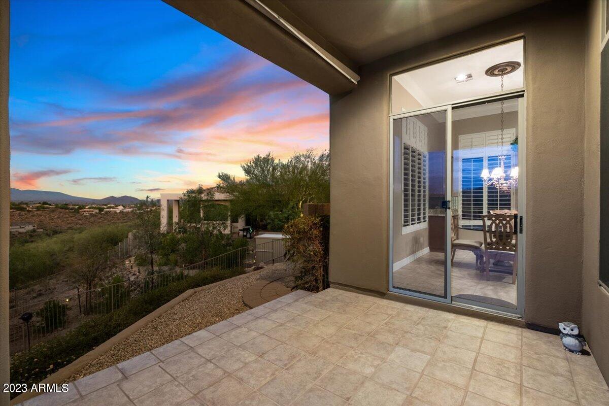 11007 N MESA VISTA Court