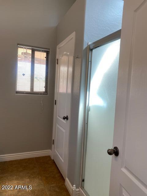 533 E ANGELINE Avenue