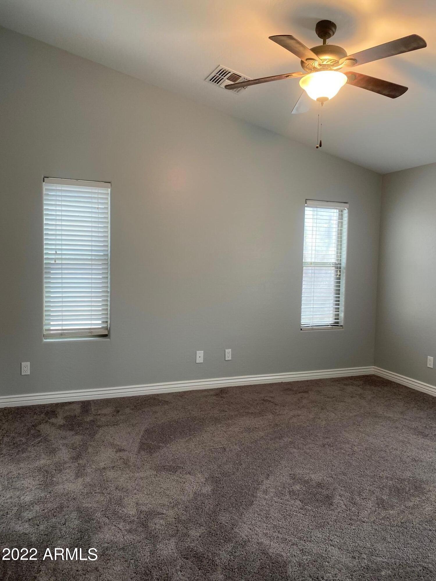 533 E ANGELINE Avenue