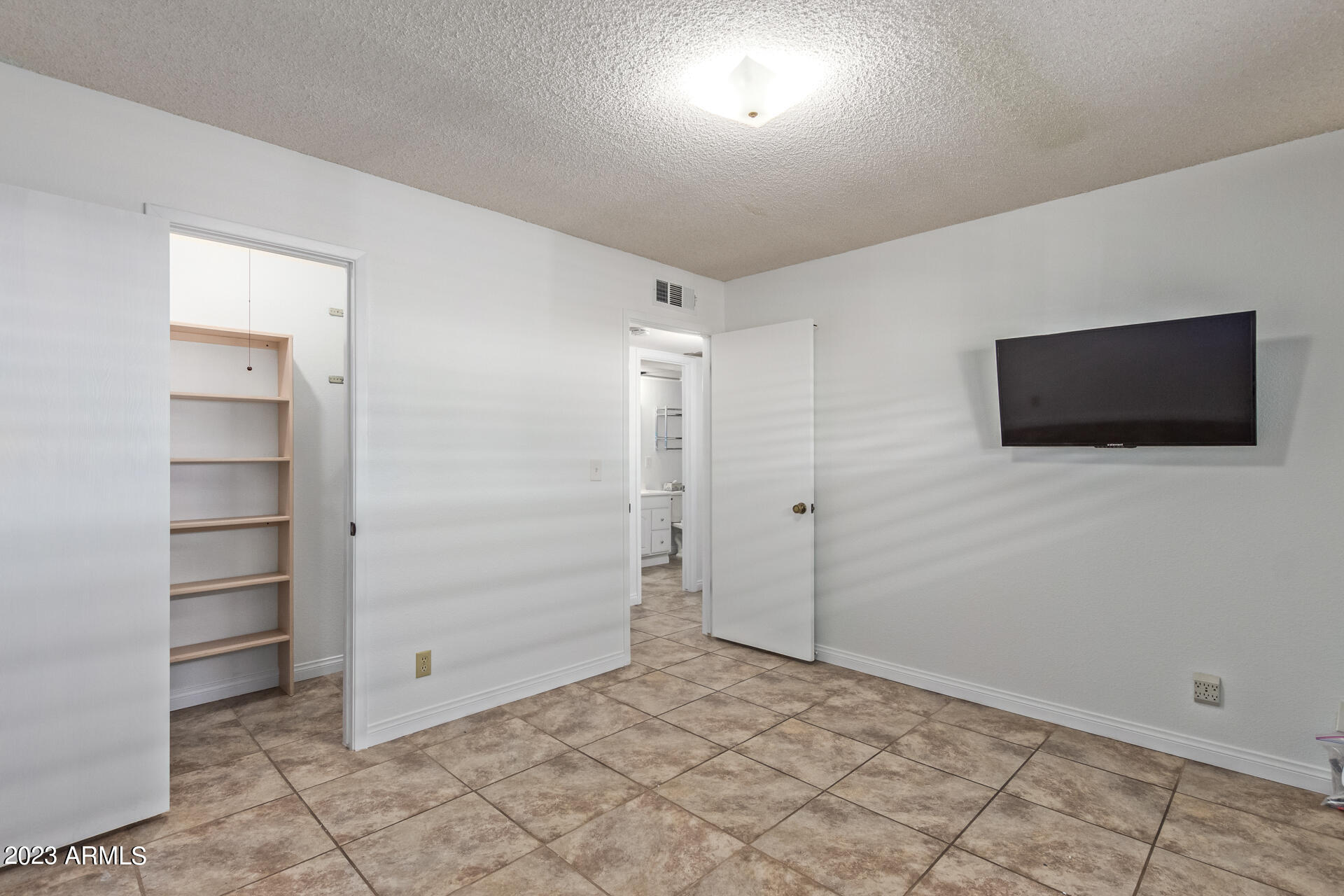 2452 E University Drive, 8
