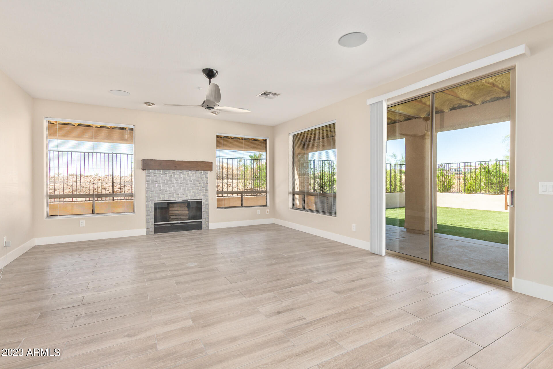 11204 N PHEASANT Plaza