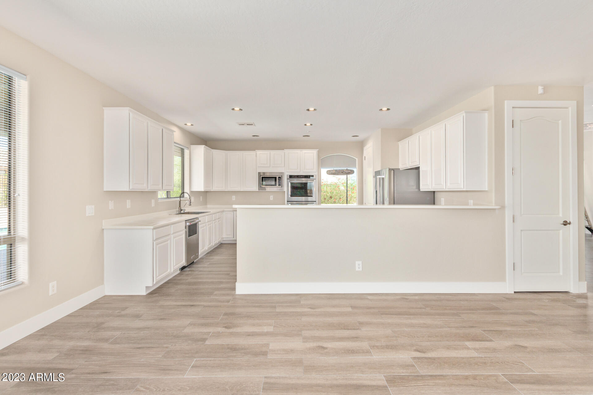 11204 N PHEASANT Plaza