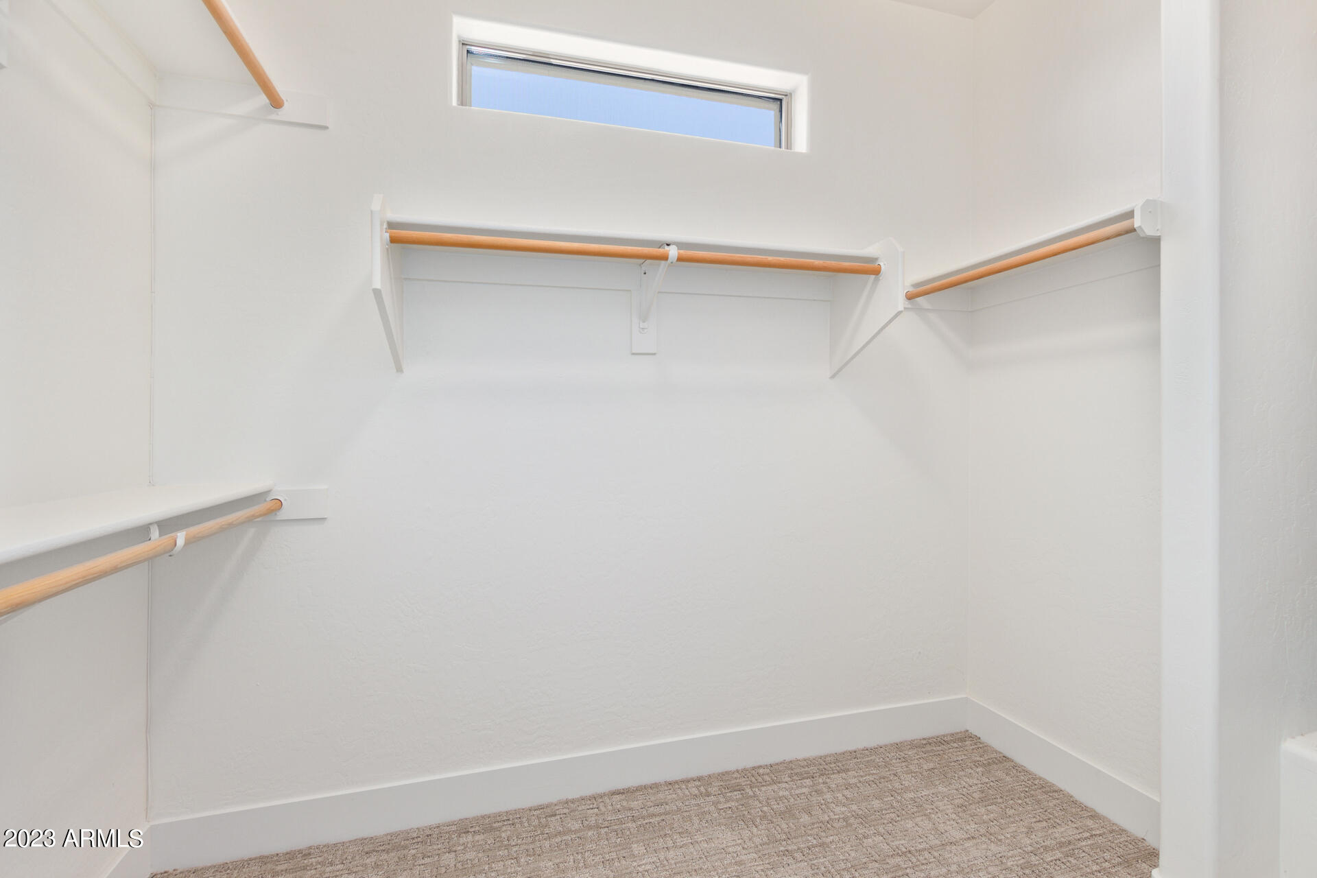 11204 N PHEASANT Plaza