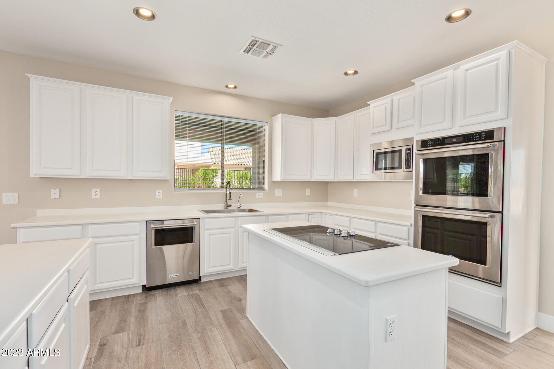 11204 N PHEASANT Plaza