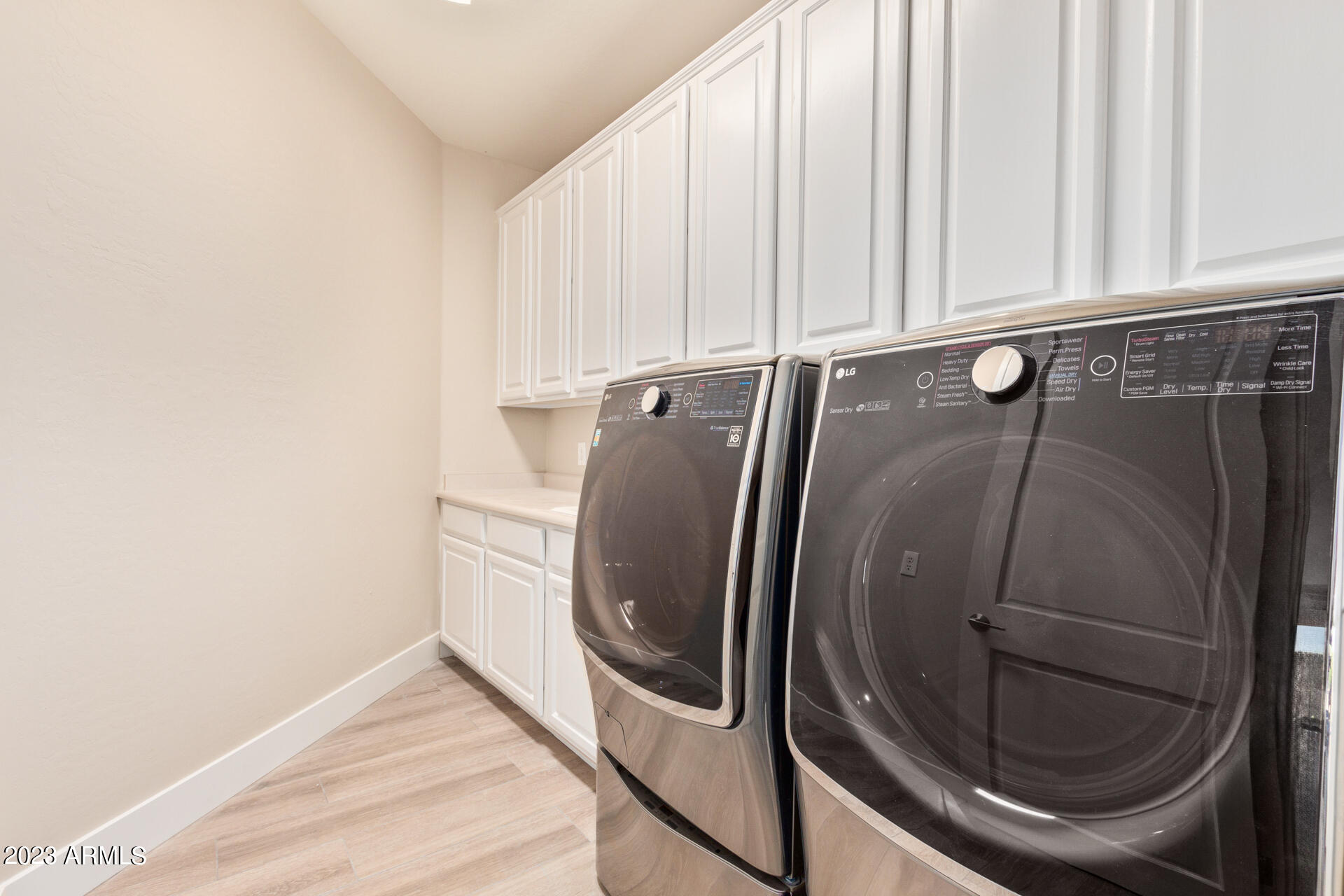 11204 N PHEASANT Plaza