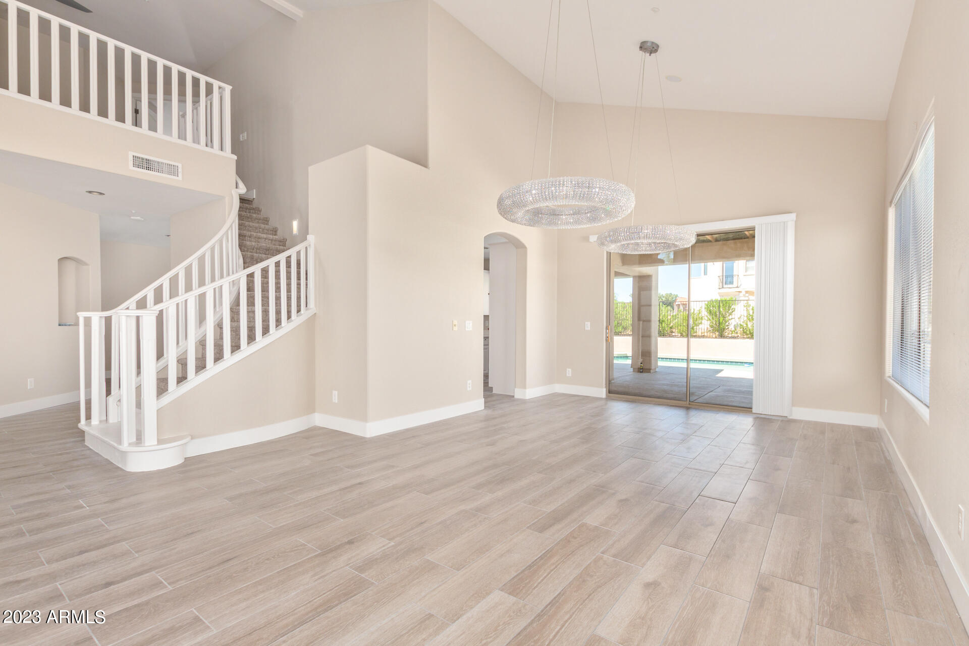 11204 N PHEASANT Plaza