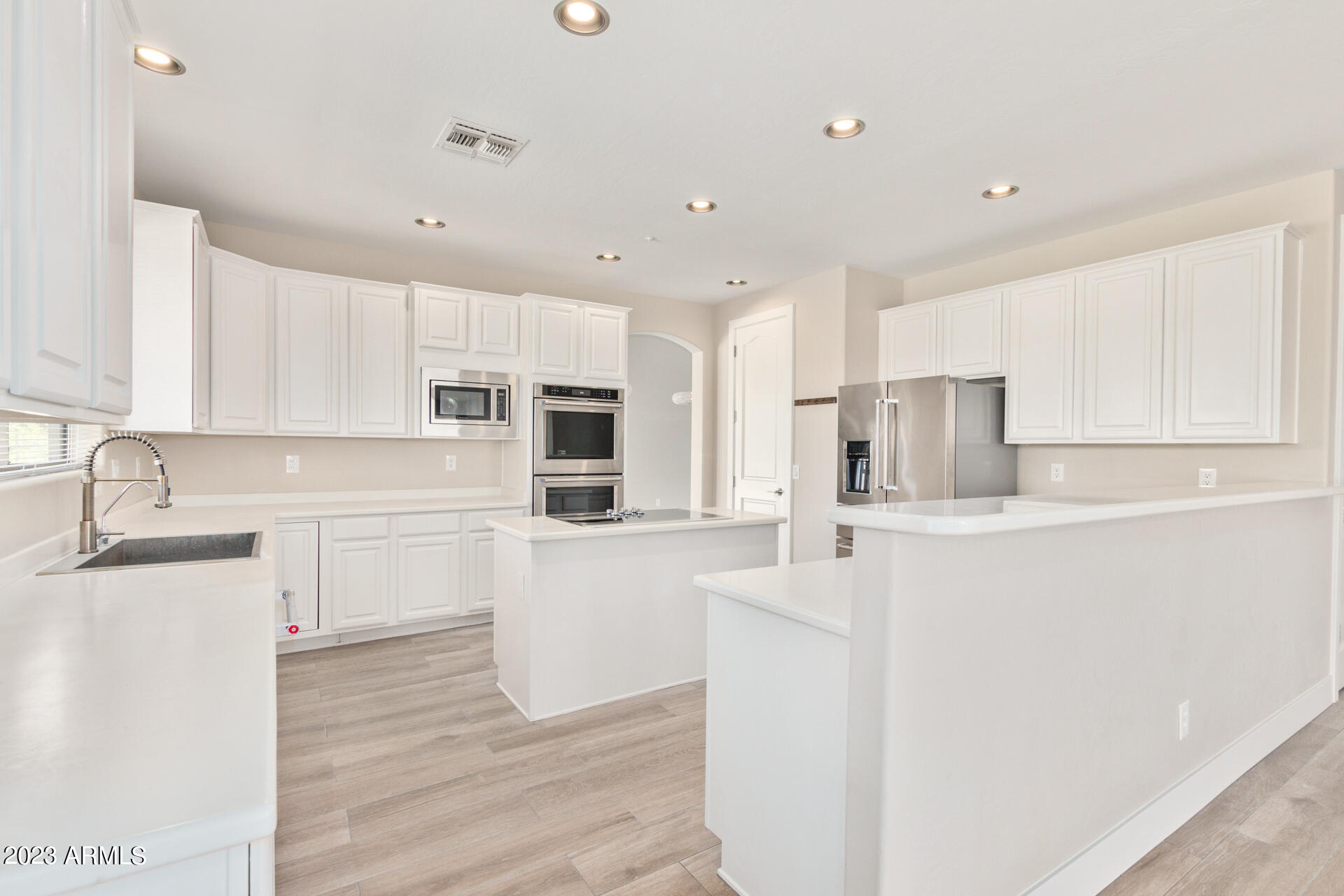 11204 N PHEASANT Plaza