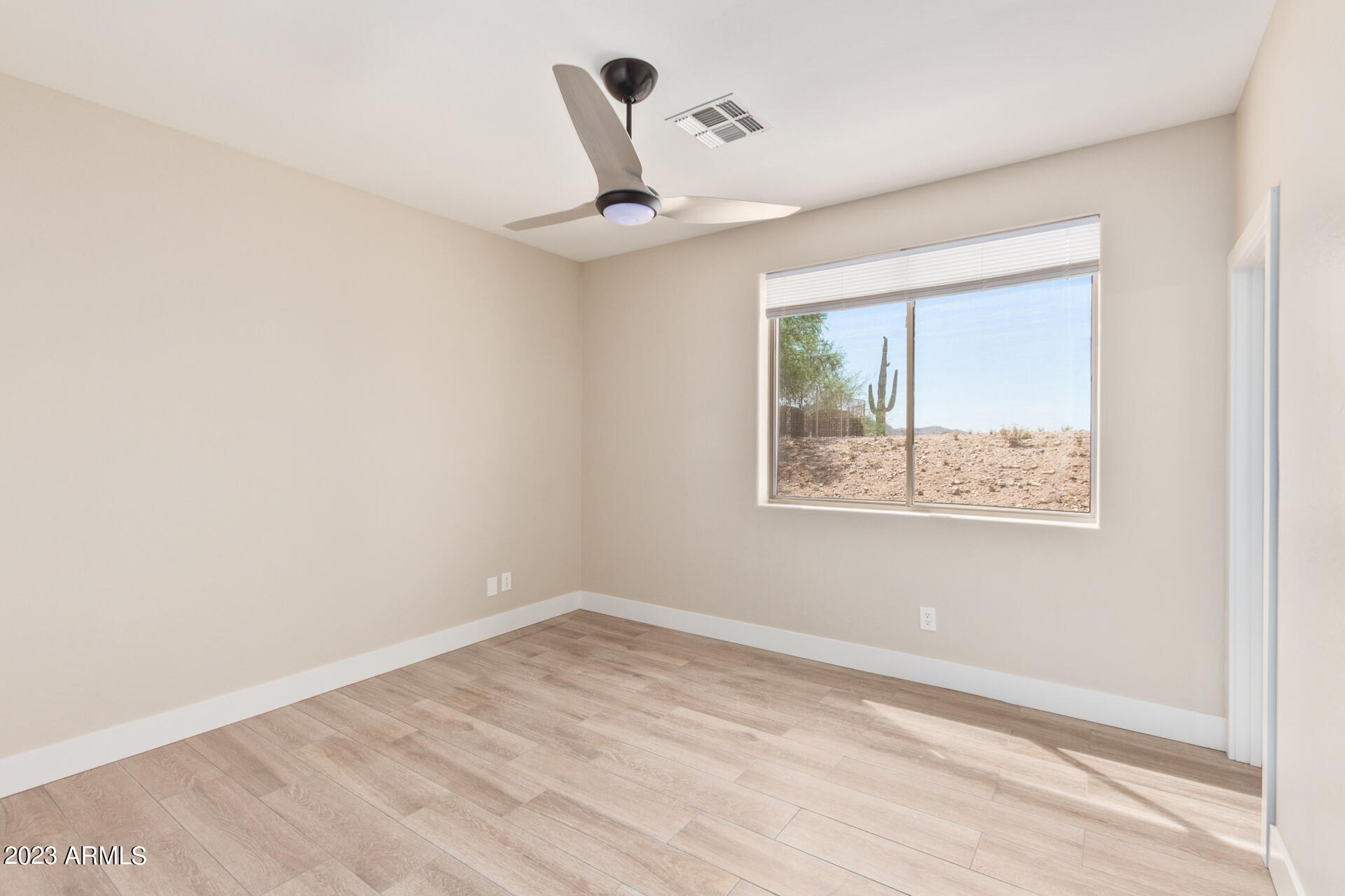 11204 N PHEASANT Plaza