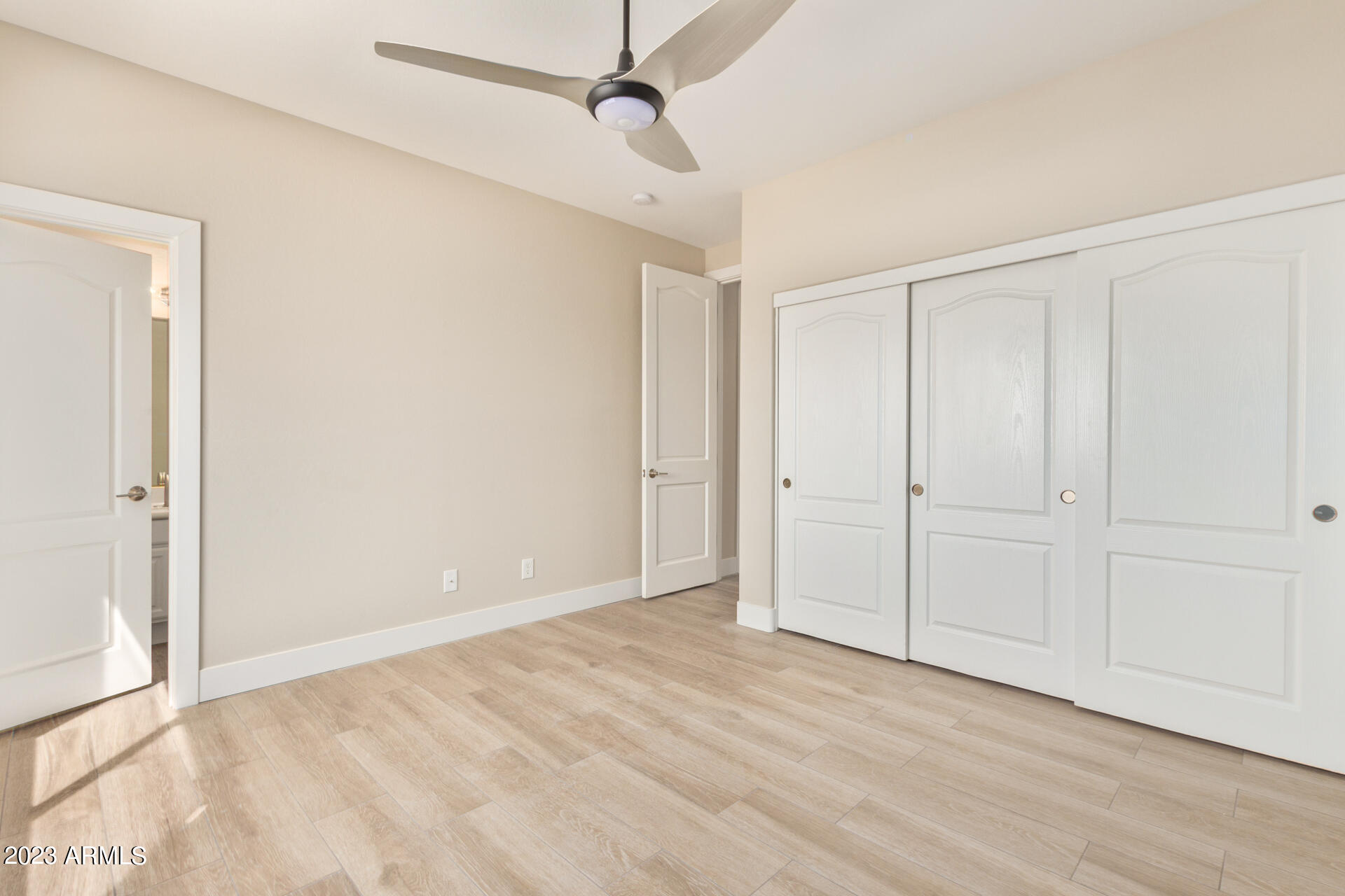 11204 N PHEASANT Plaza