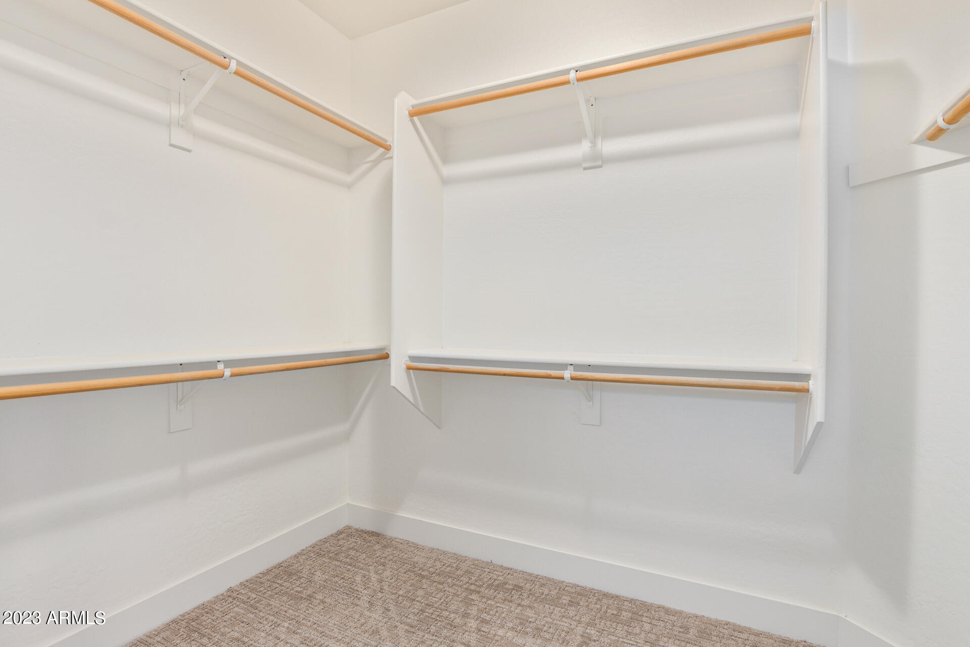 11204 N PHEASANT Plaza