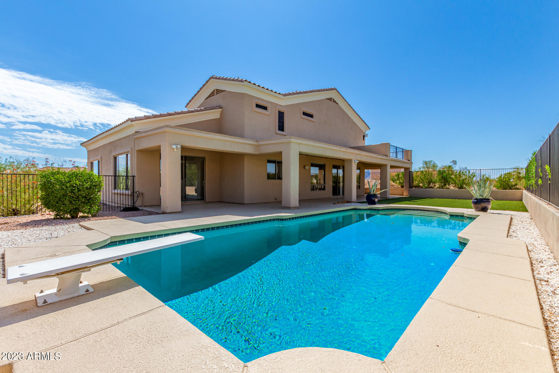 11204 N PHEASANT Plaza