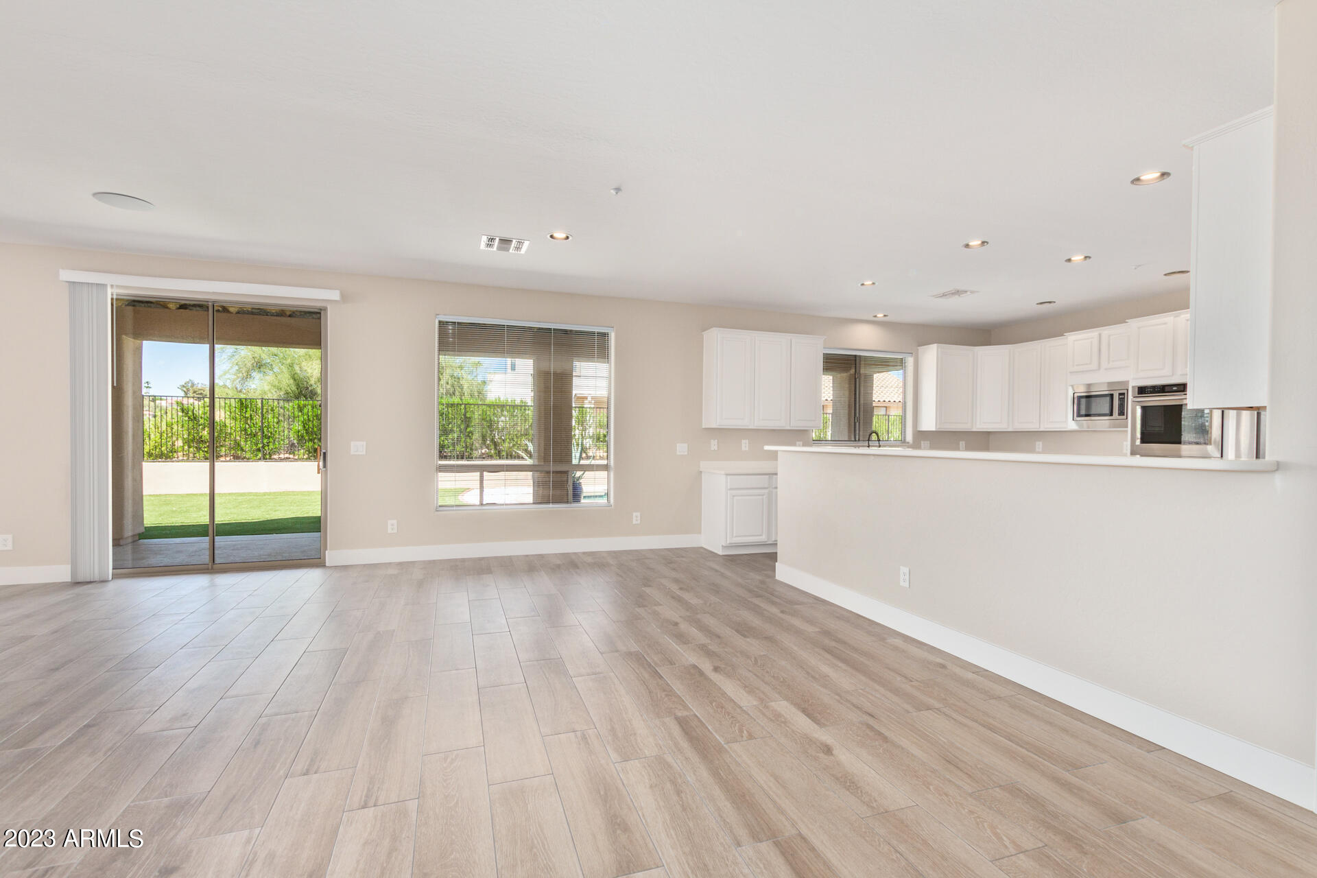 11204 N PHEASANT Plaza