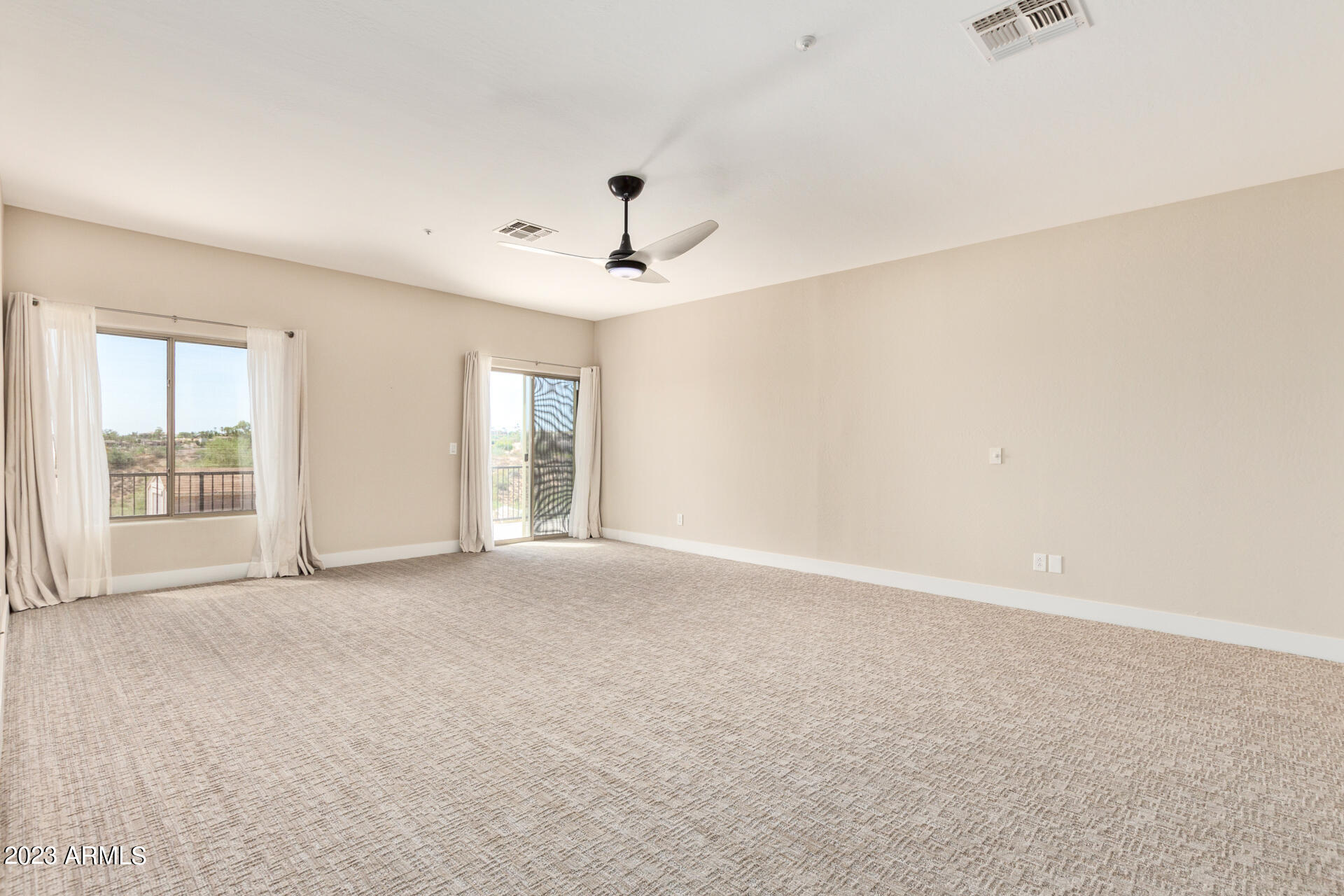 11204 N PHEASANT Plaza