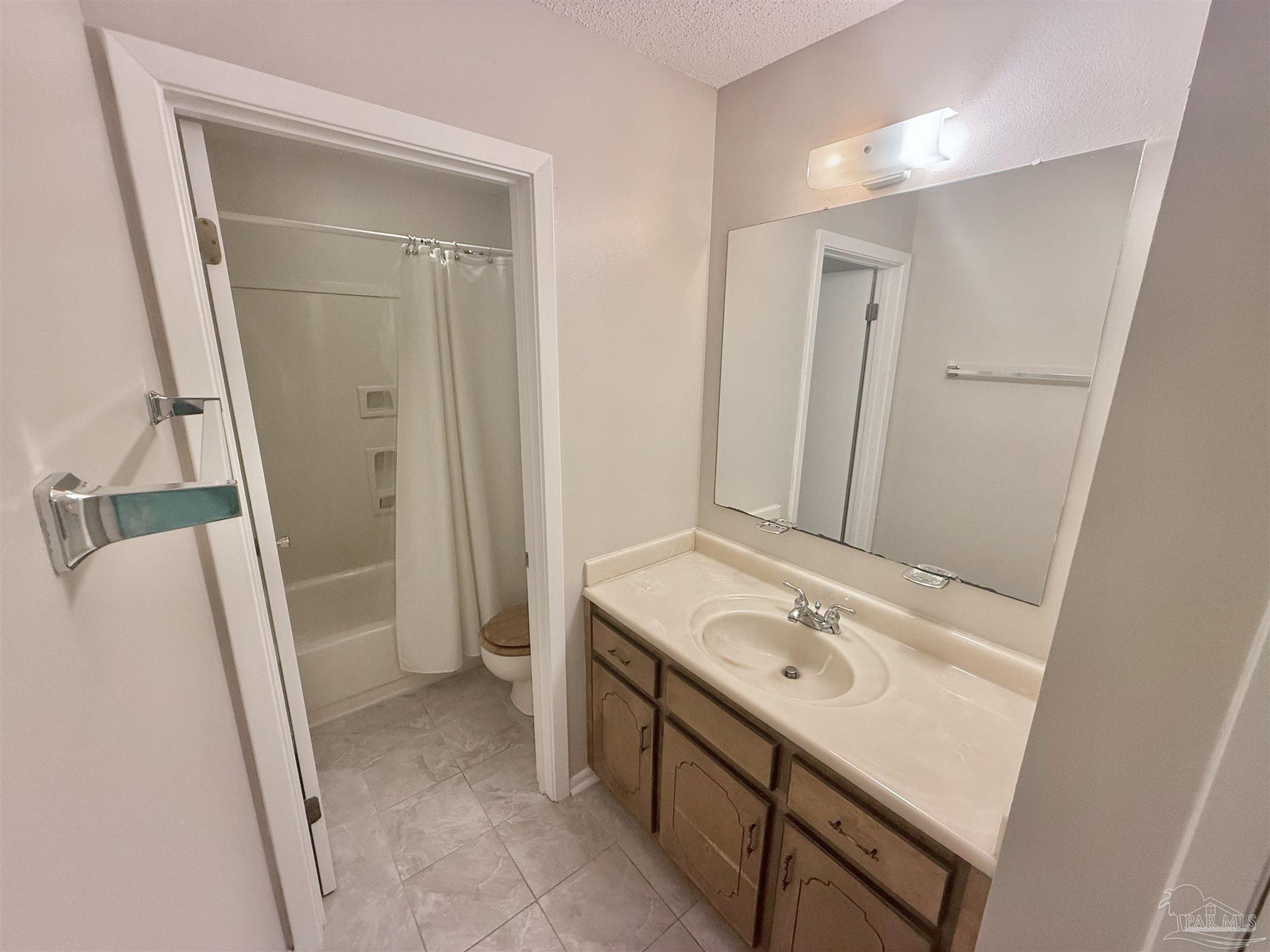 185 Deerfoot Ln