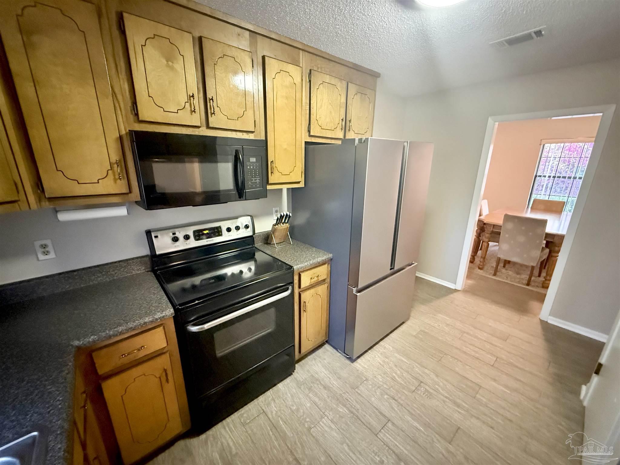 185 Deerfoot Ln