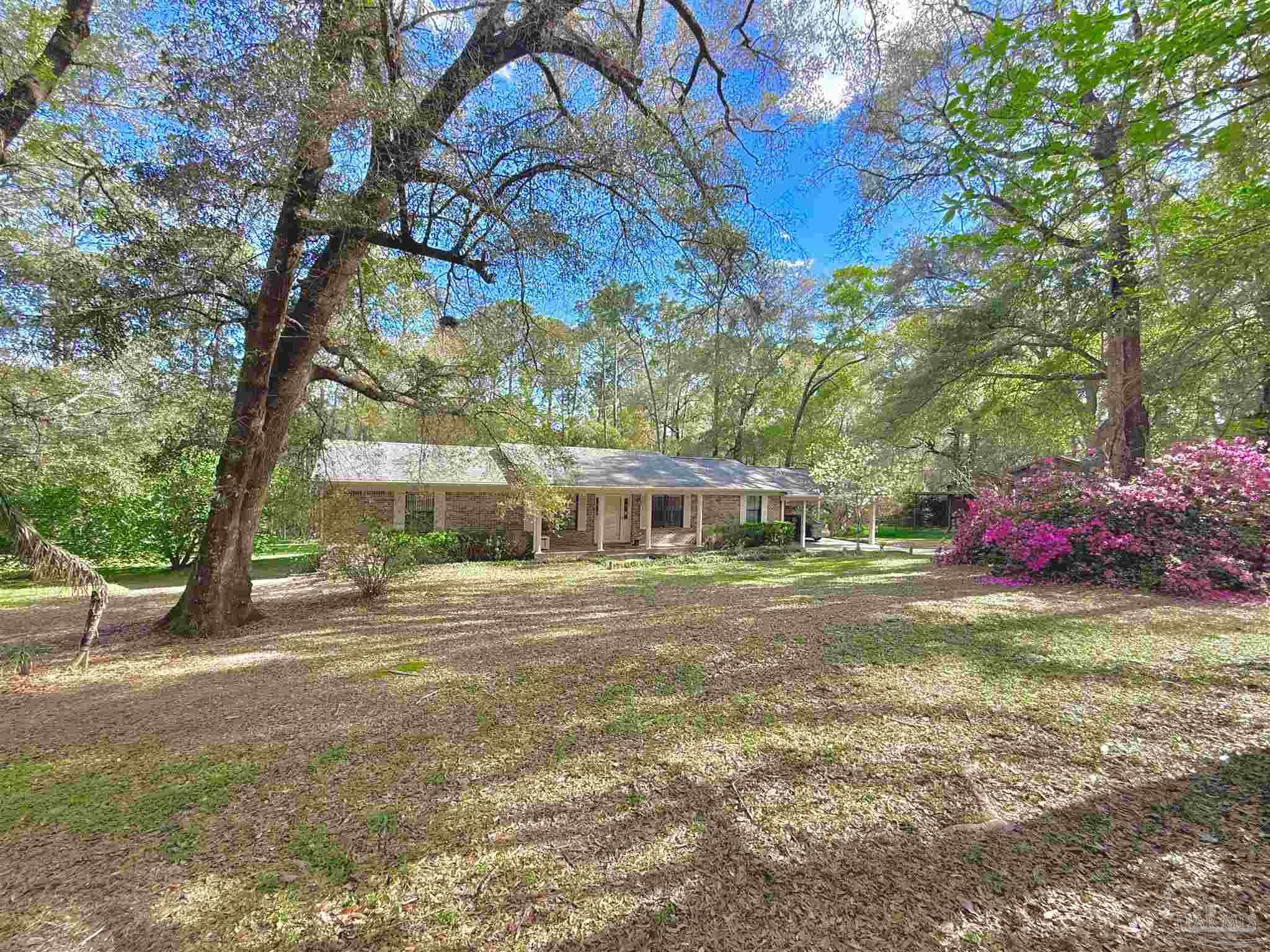 185 Deerfoot Ln