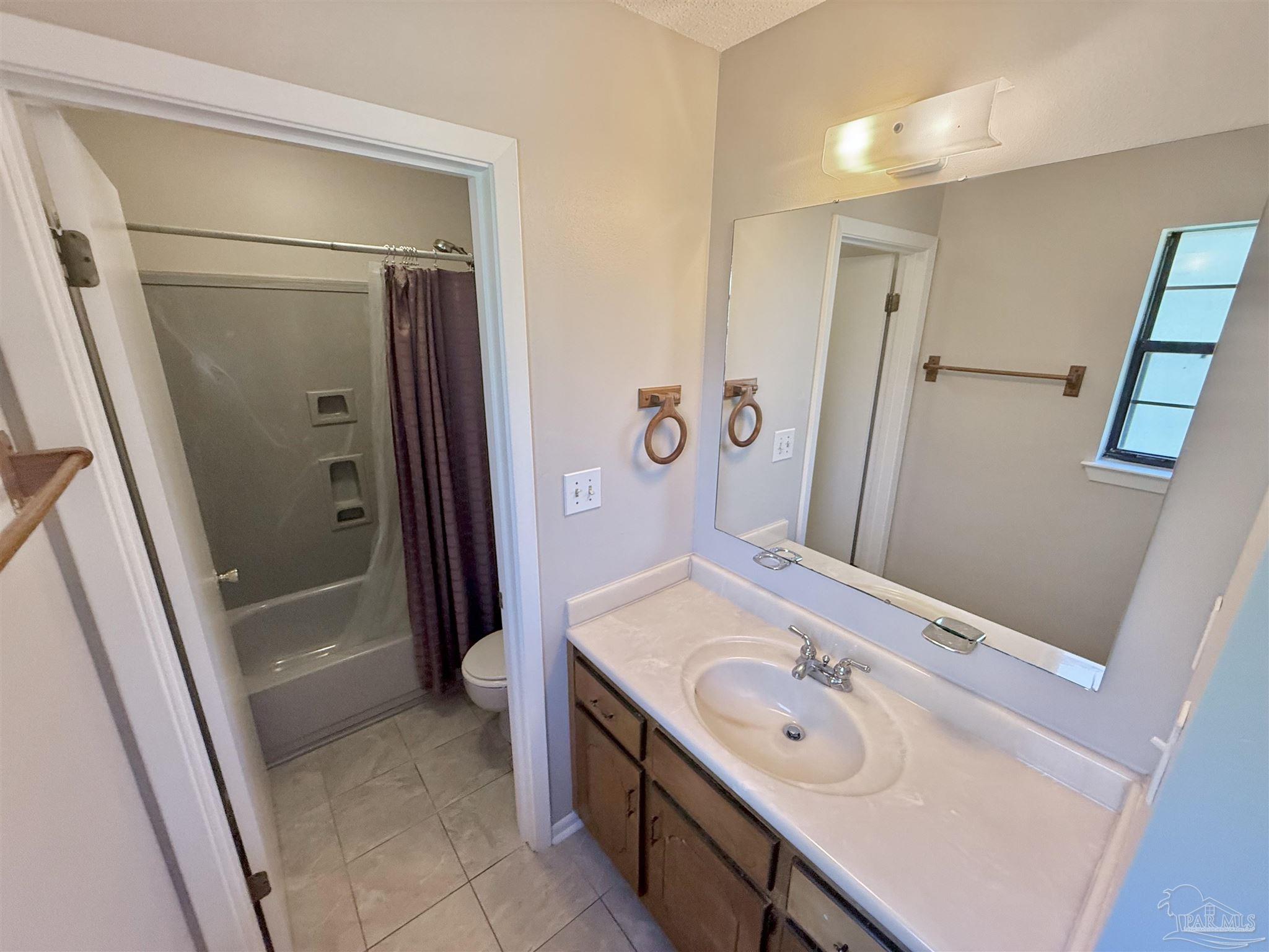 185 Deerfoot Ln