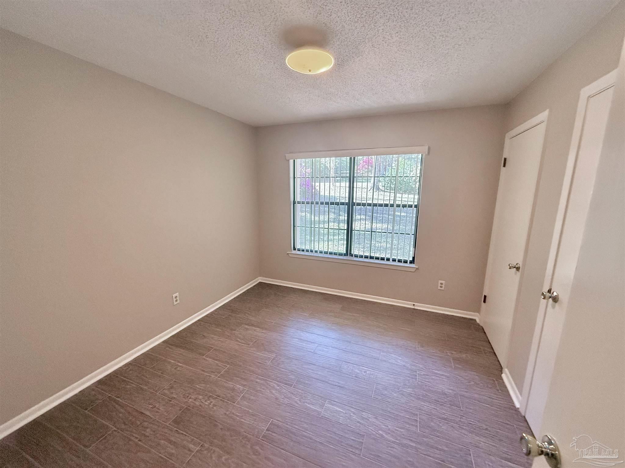185 Deerfoot Ln