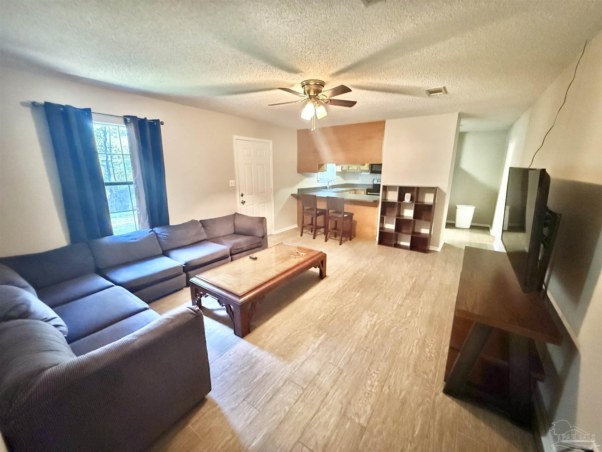 185 Deerfoot Ln