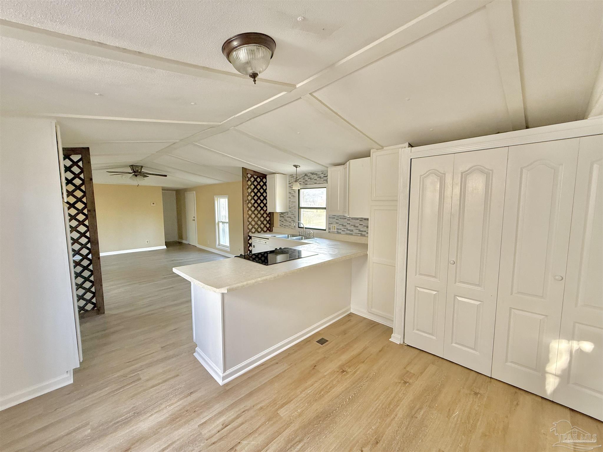 4448 Dunaway Ln