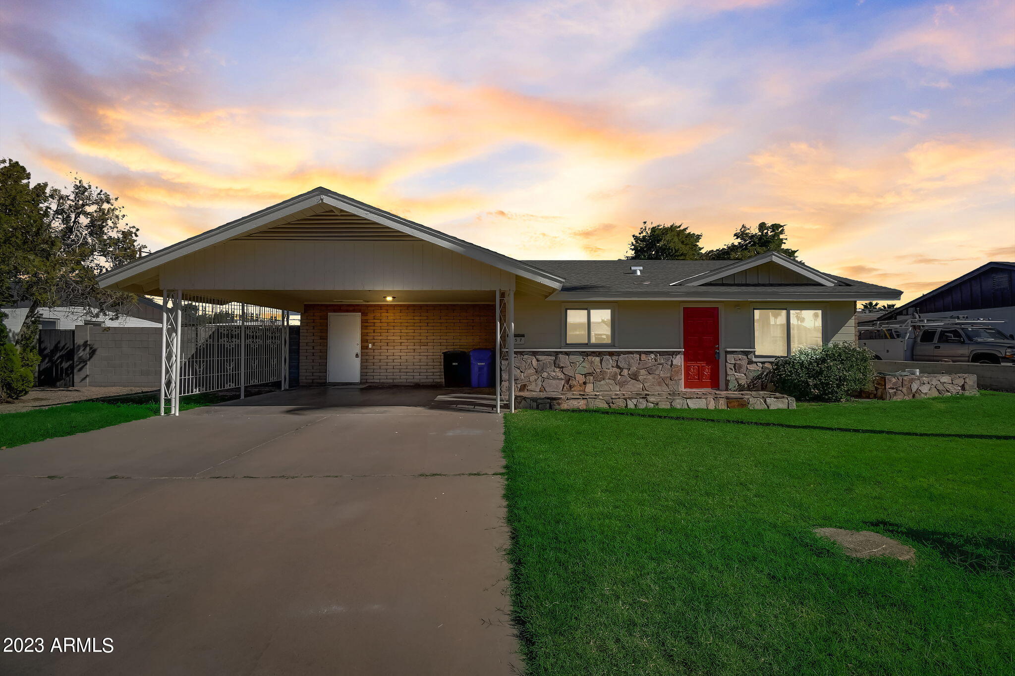 257 N APACHE Drive