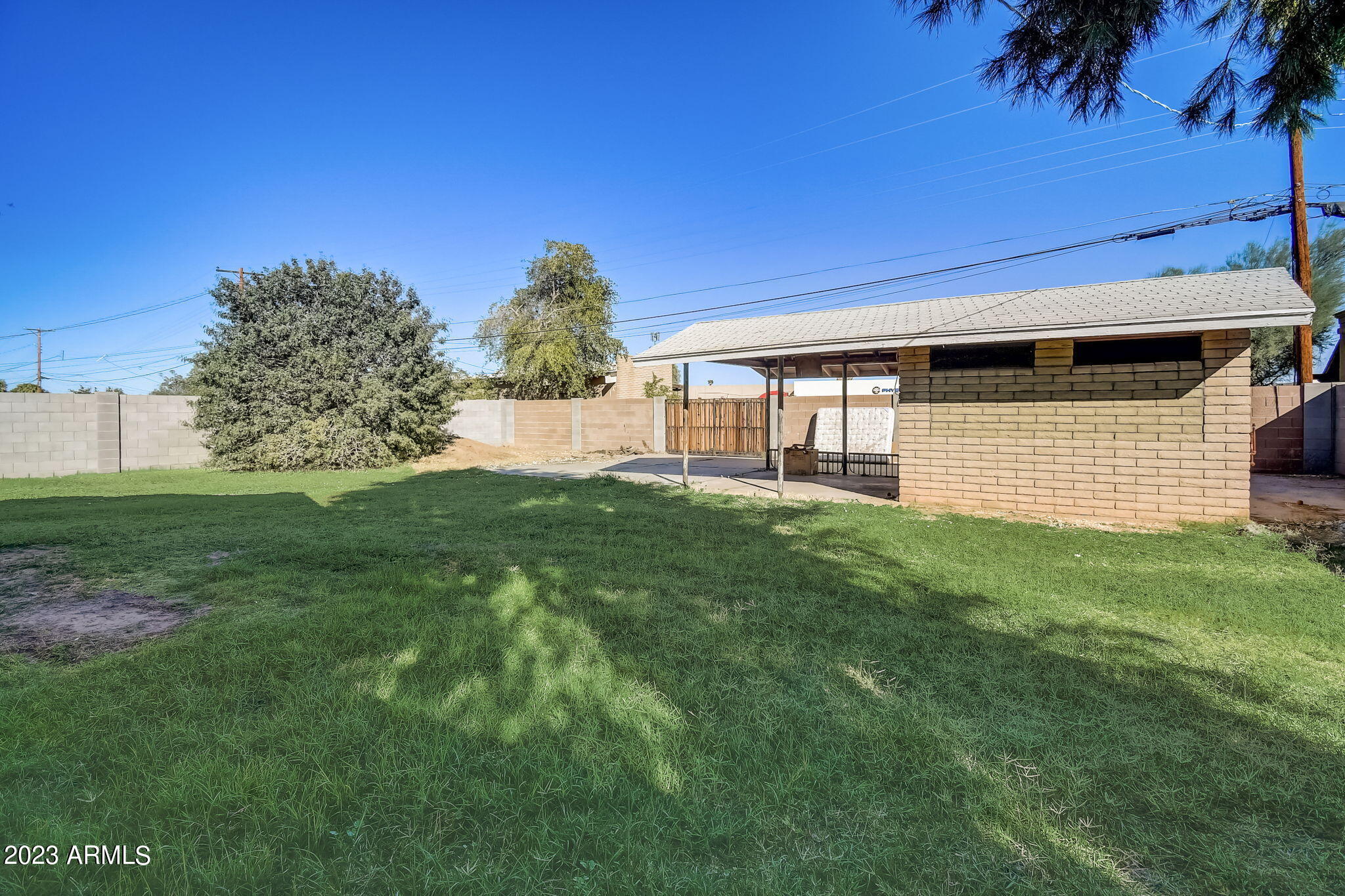 257 N APACHE Drive