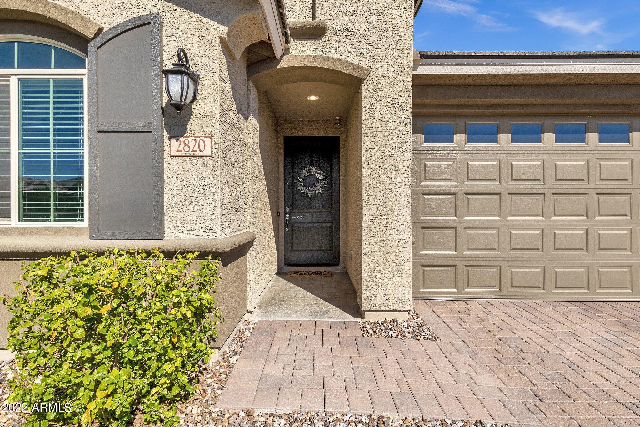 2820 W LYMAN Drive
