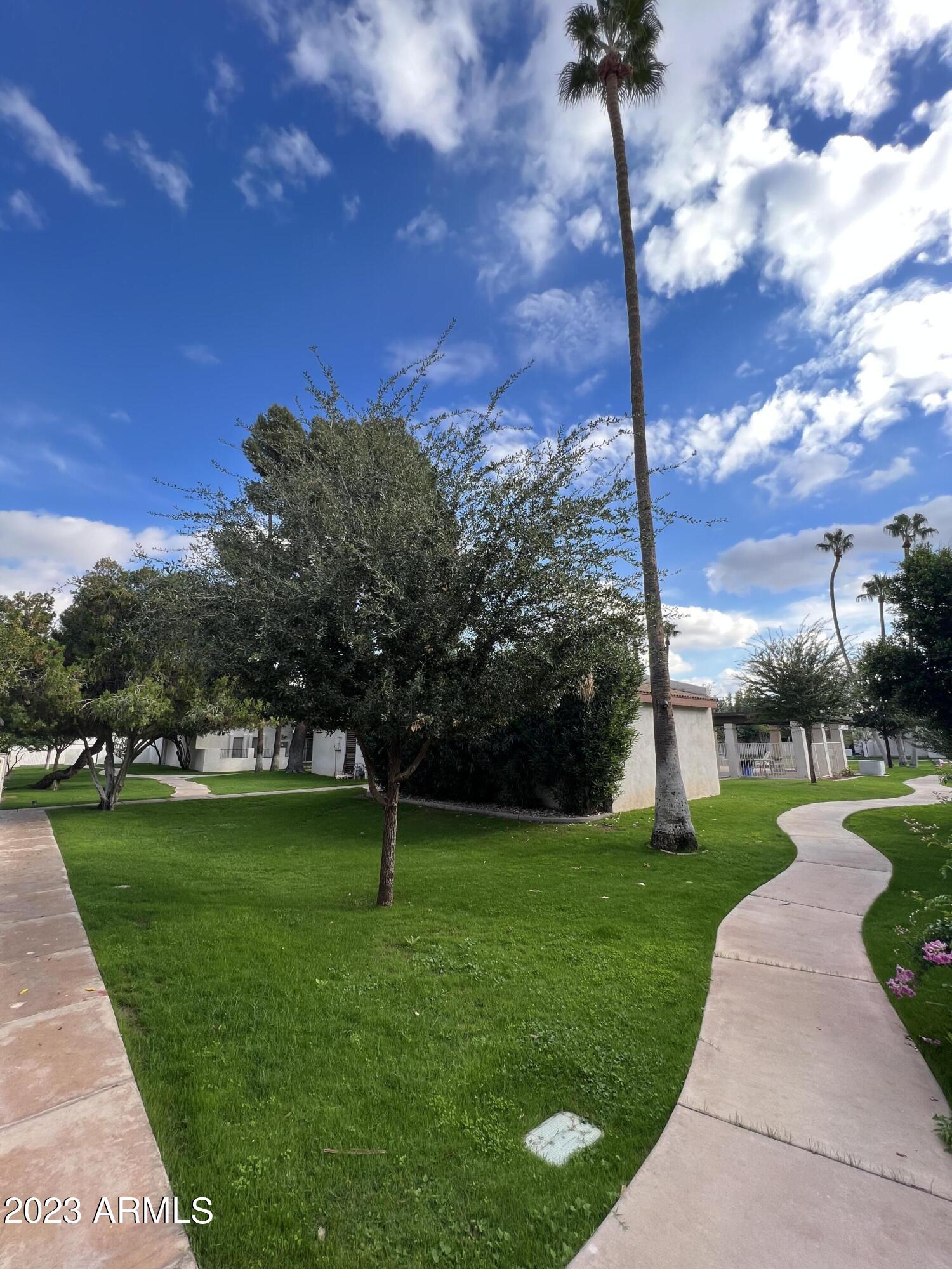 311 E Huntington Drive