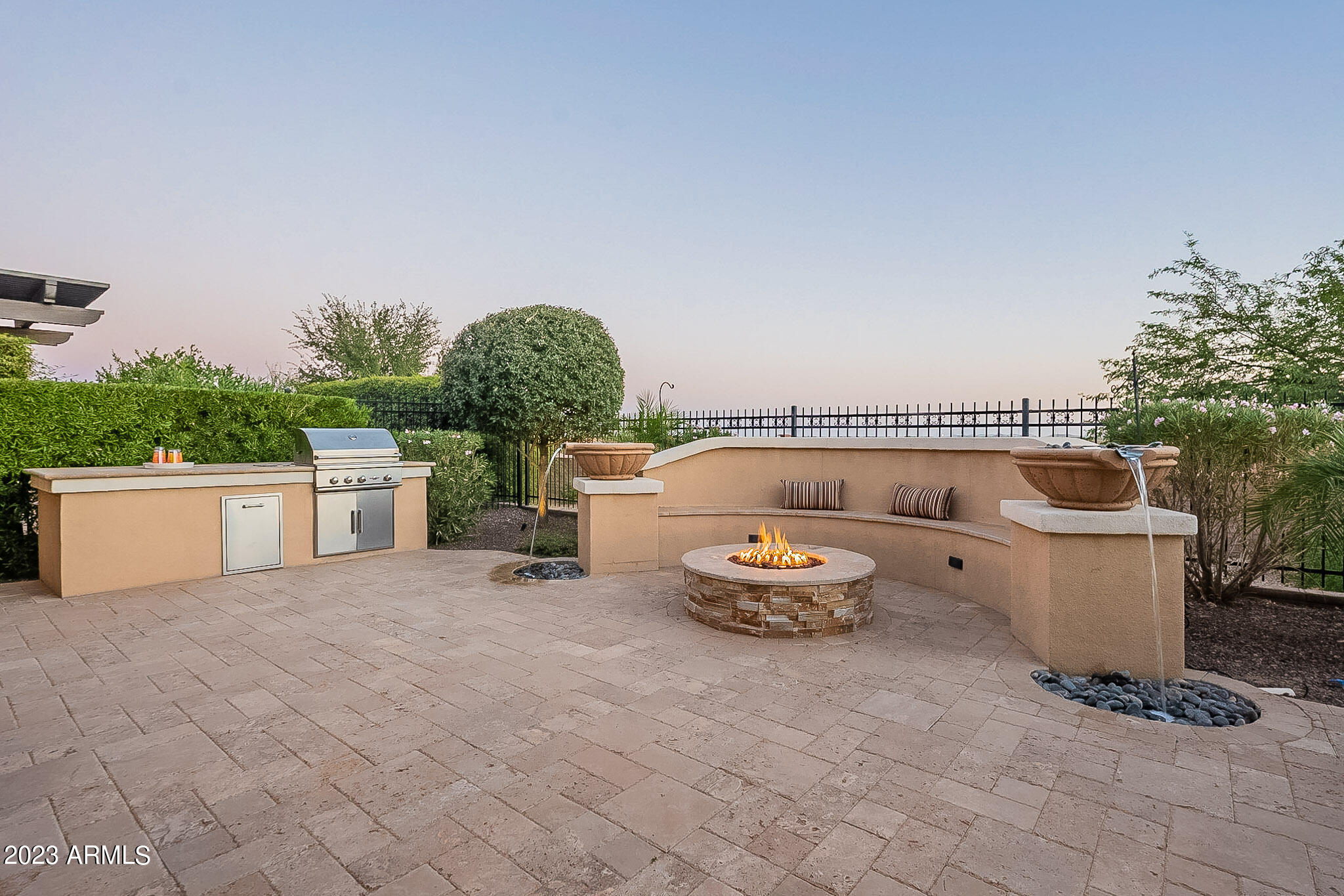 1303 E COPPER Hollow