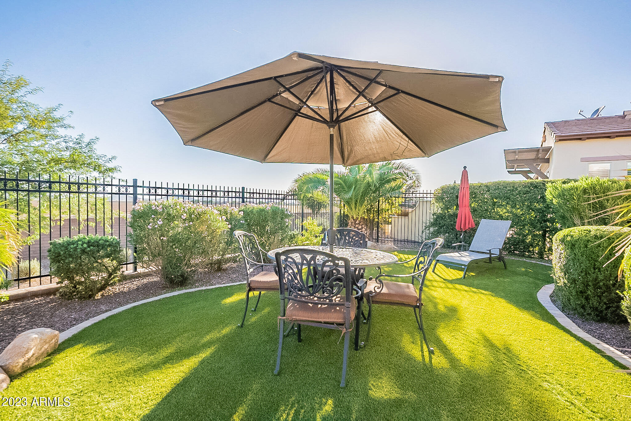 1303 E COPPER Hollow