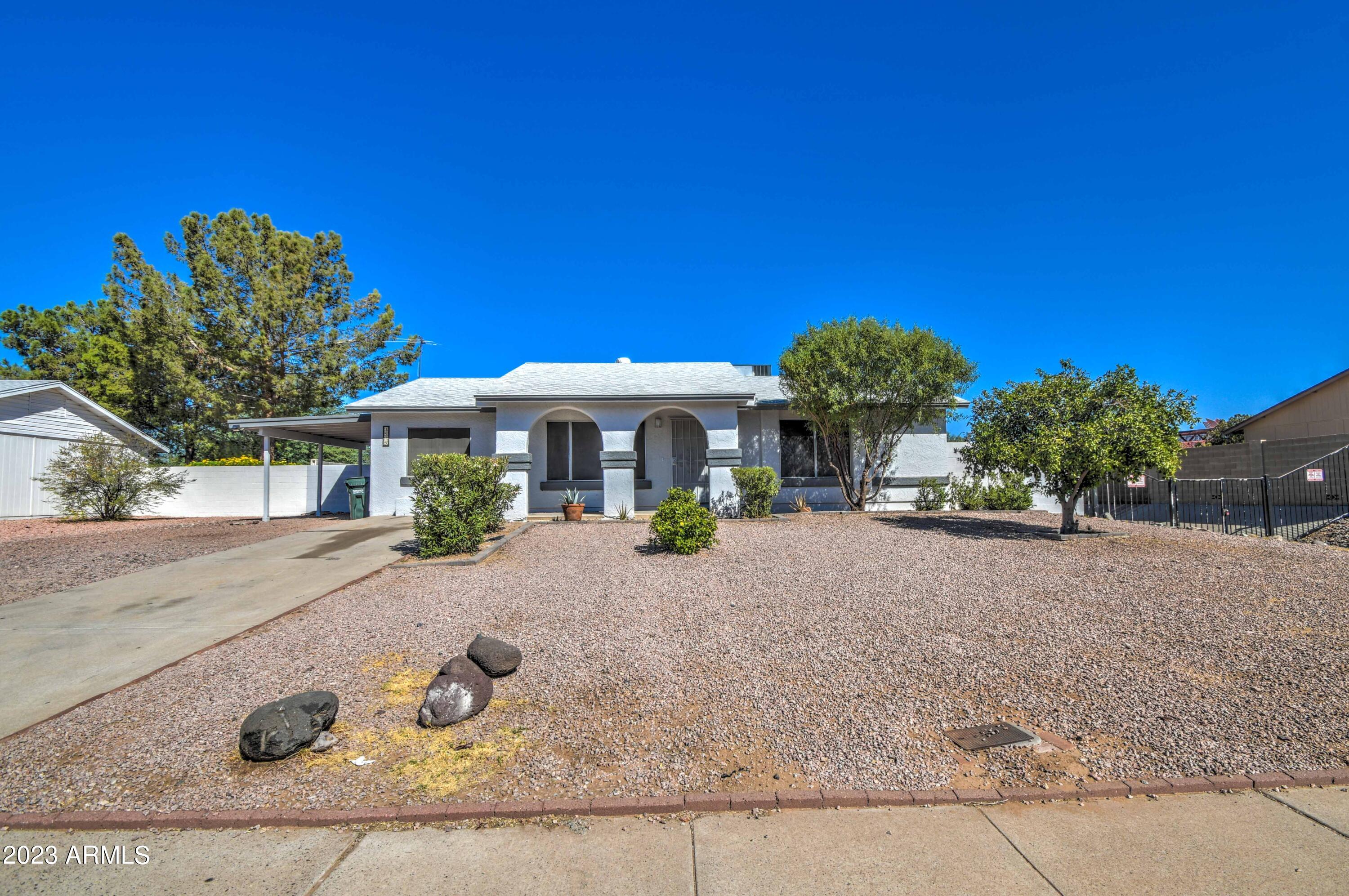 1918 E MONTE CRISTO Avenue