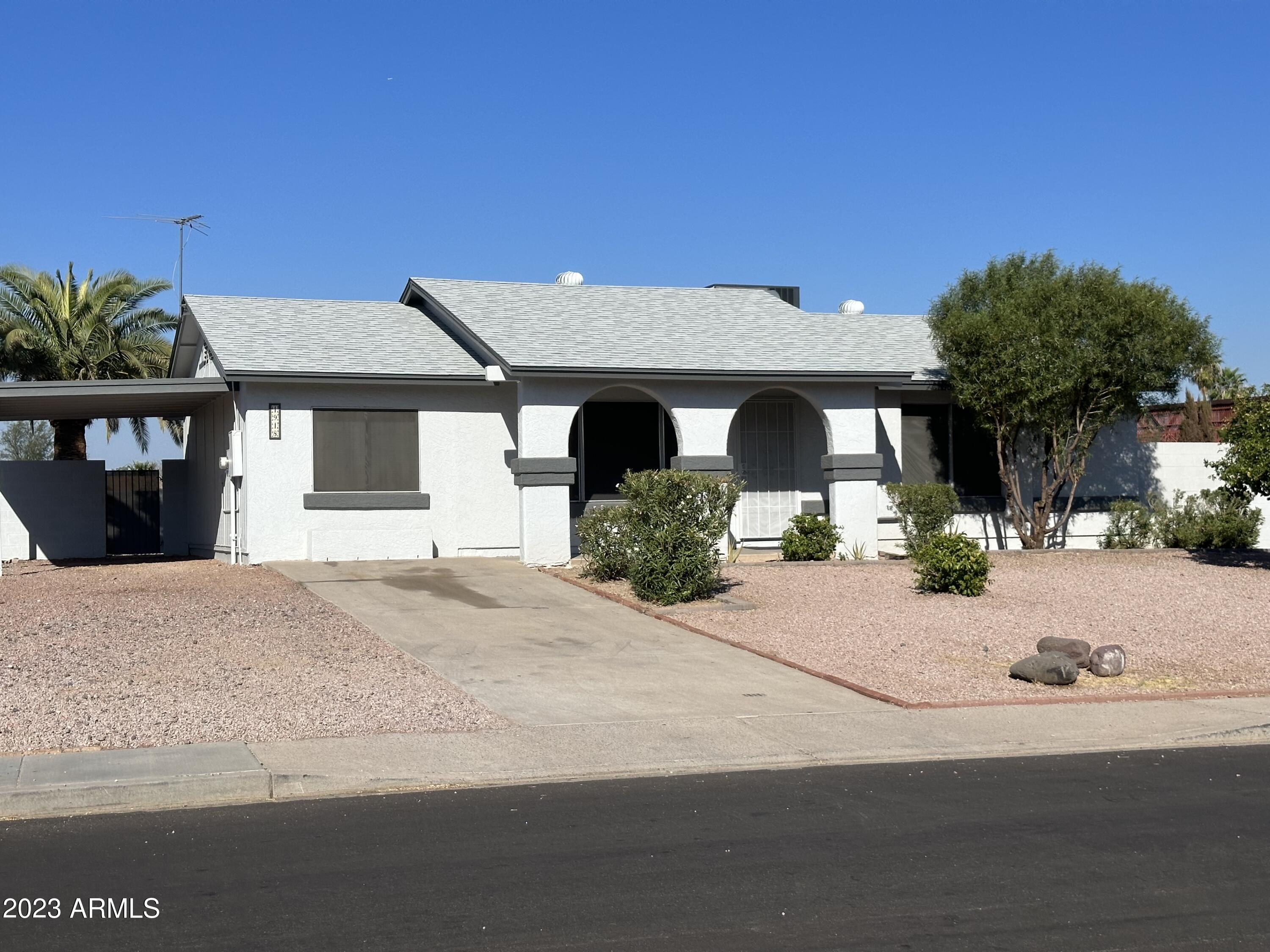1918 E MONTE CRISTO Avenue