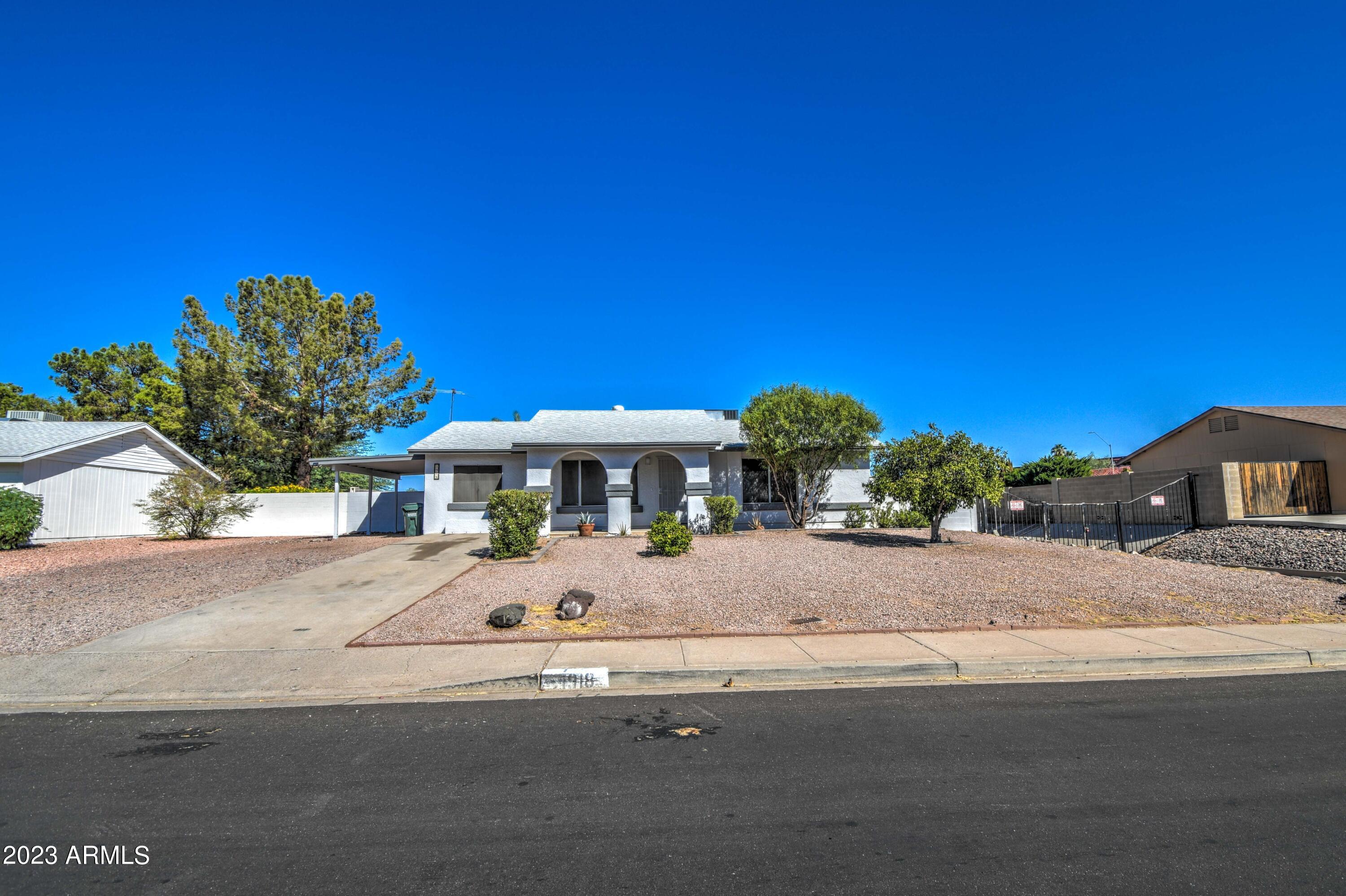 1918 E MONTE CRISTO Avenue