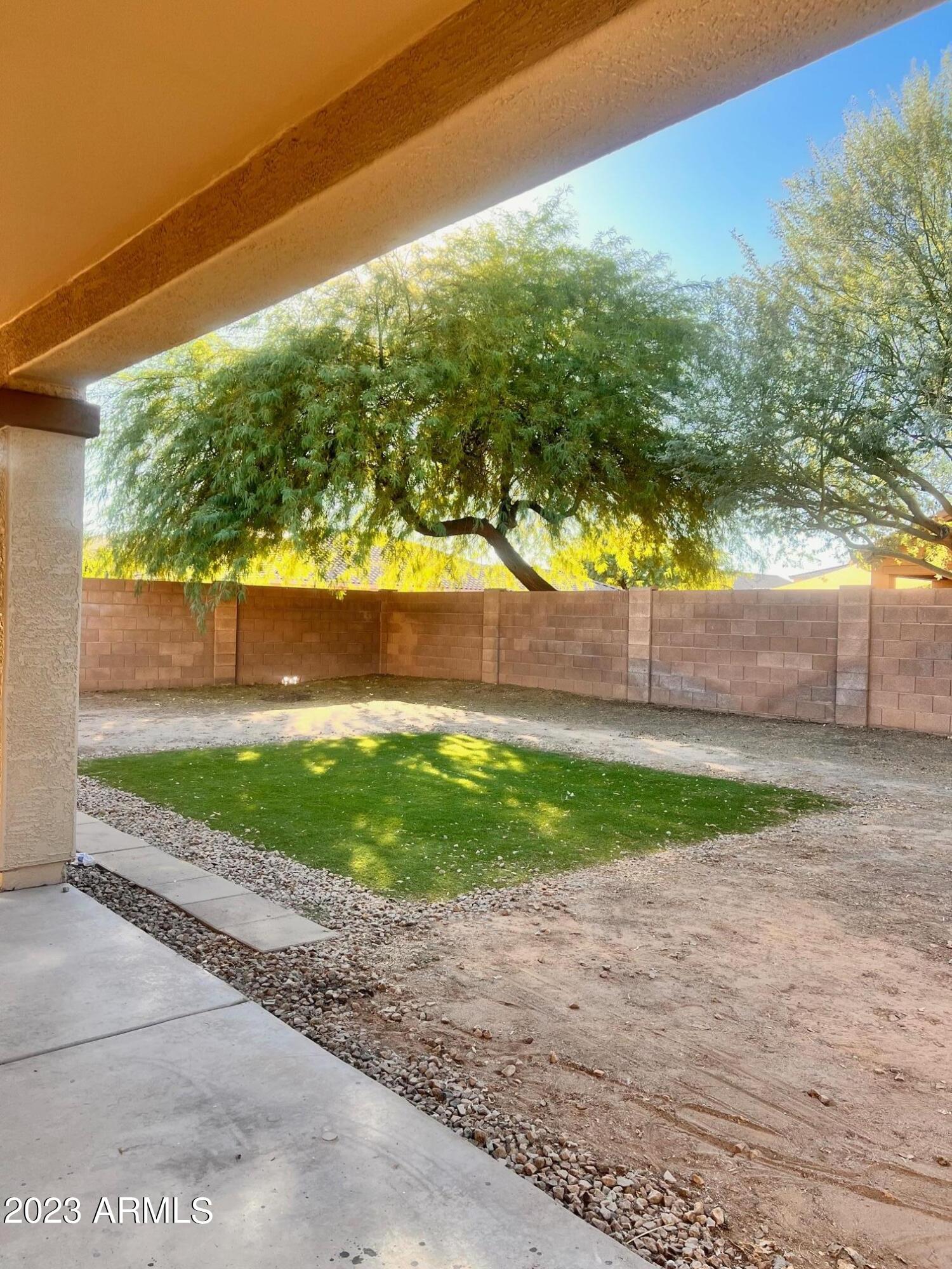 4231 E FIRESTONE Drive