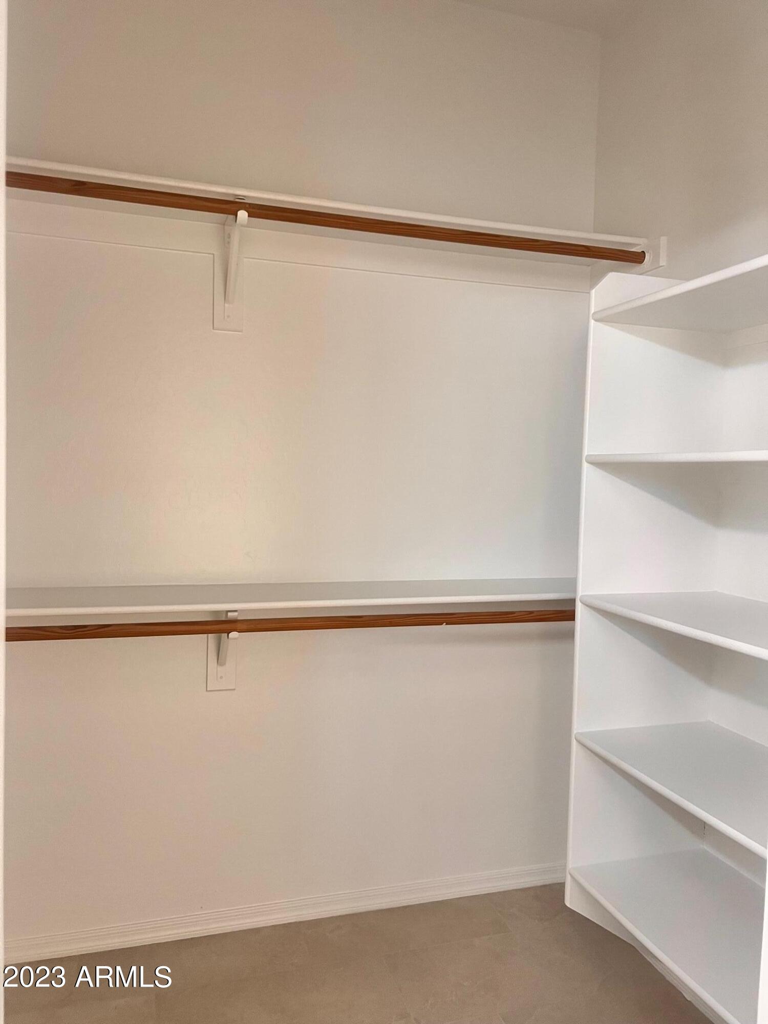 4231 E FIRESTONE Drive