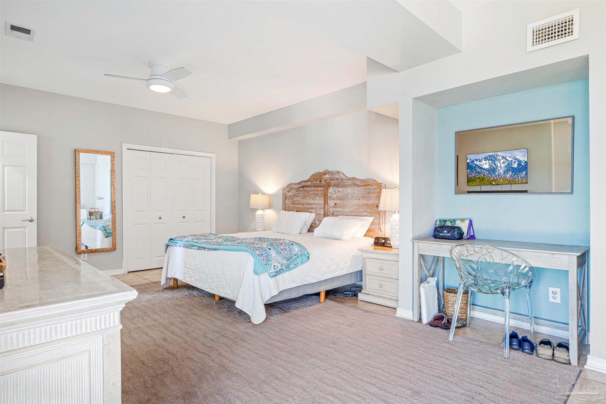 999 Ft Pickens Rd # 102