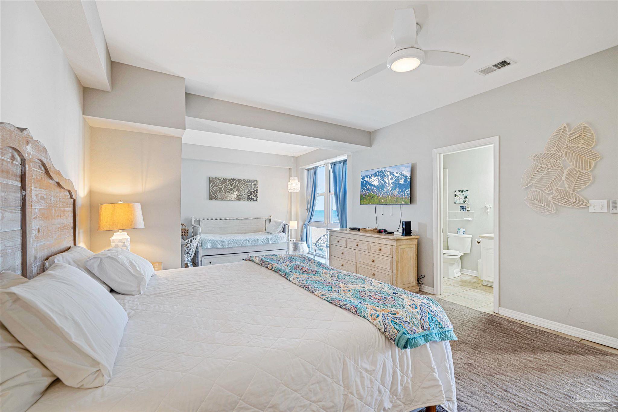 999 Ft Pickens Rd # 102