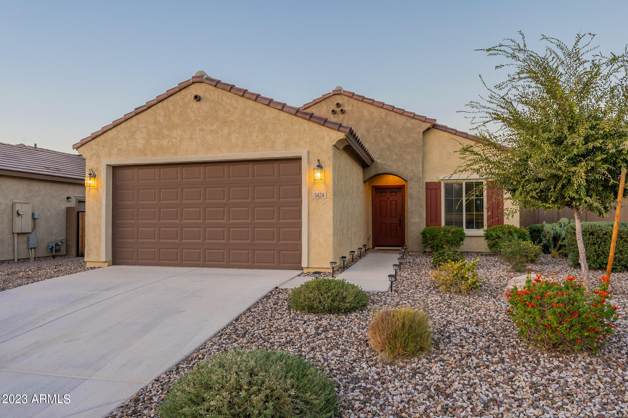 5424 W HERITAGE Way