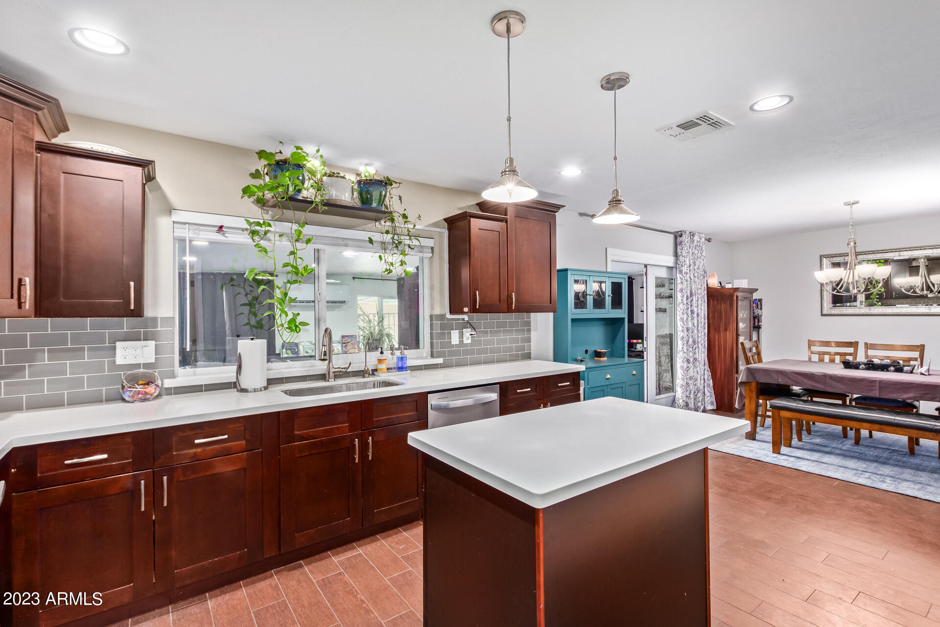 4924 S COUNTRY CLUB Way