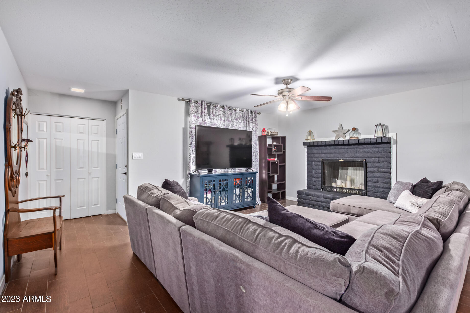 4924 S COUNTRY CLUB Way