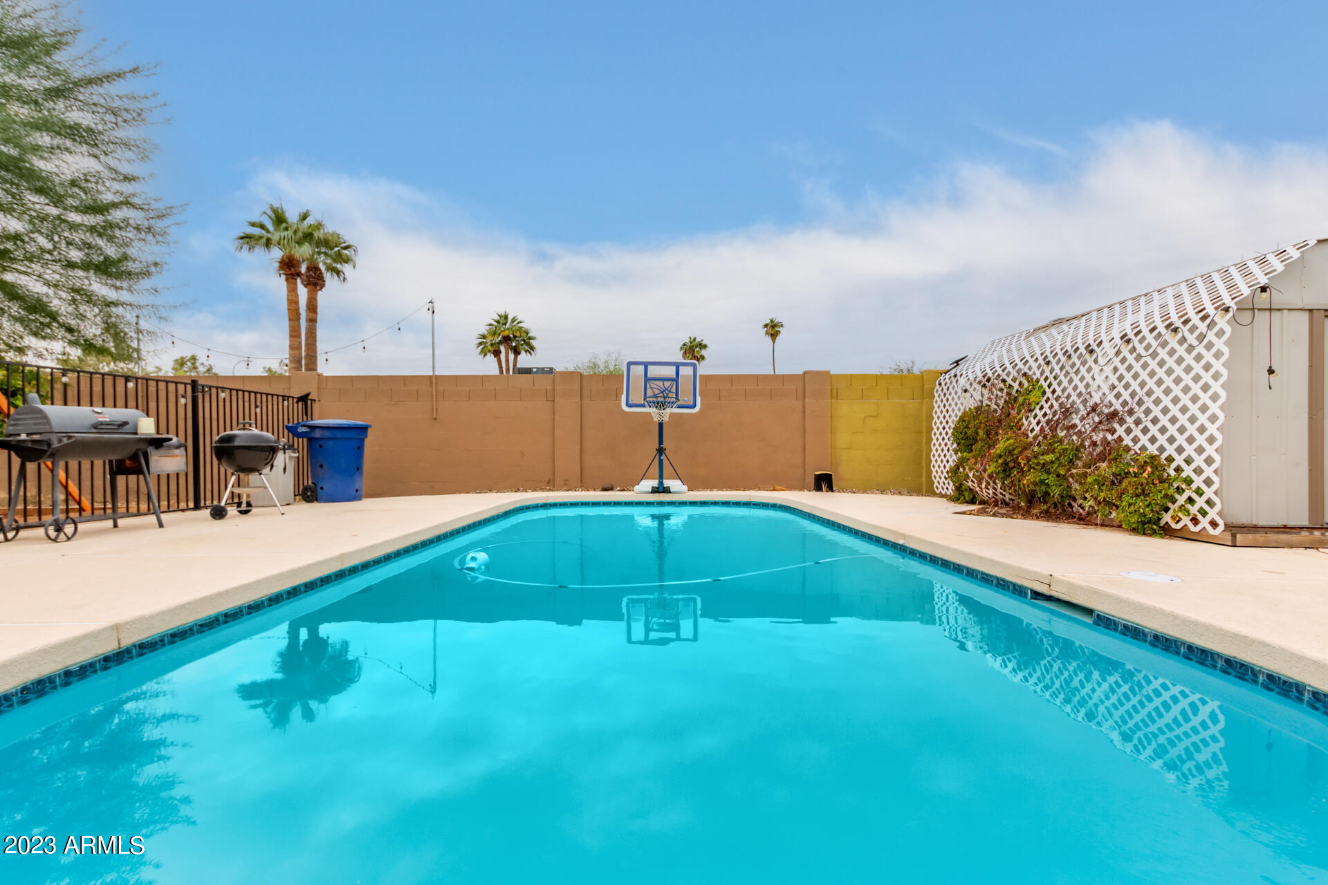 4924 S COUNTRY CLUB Way